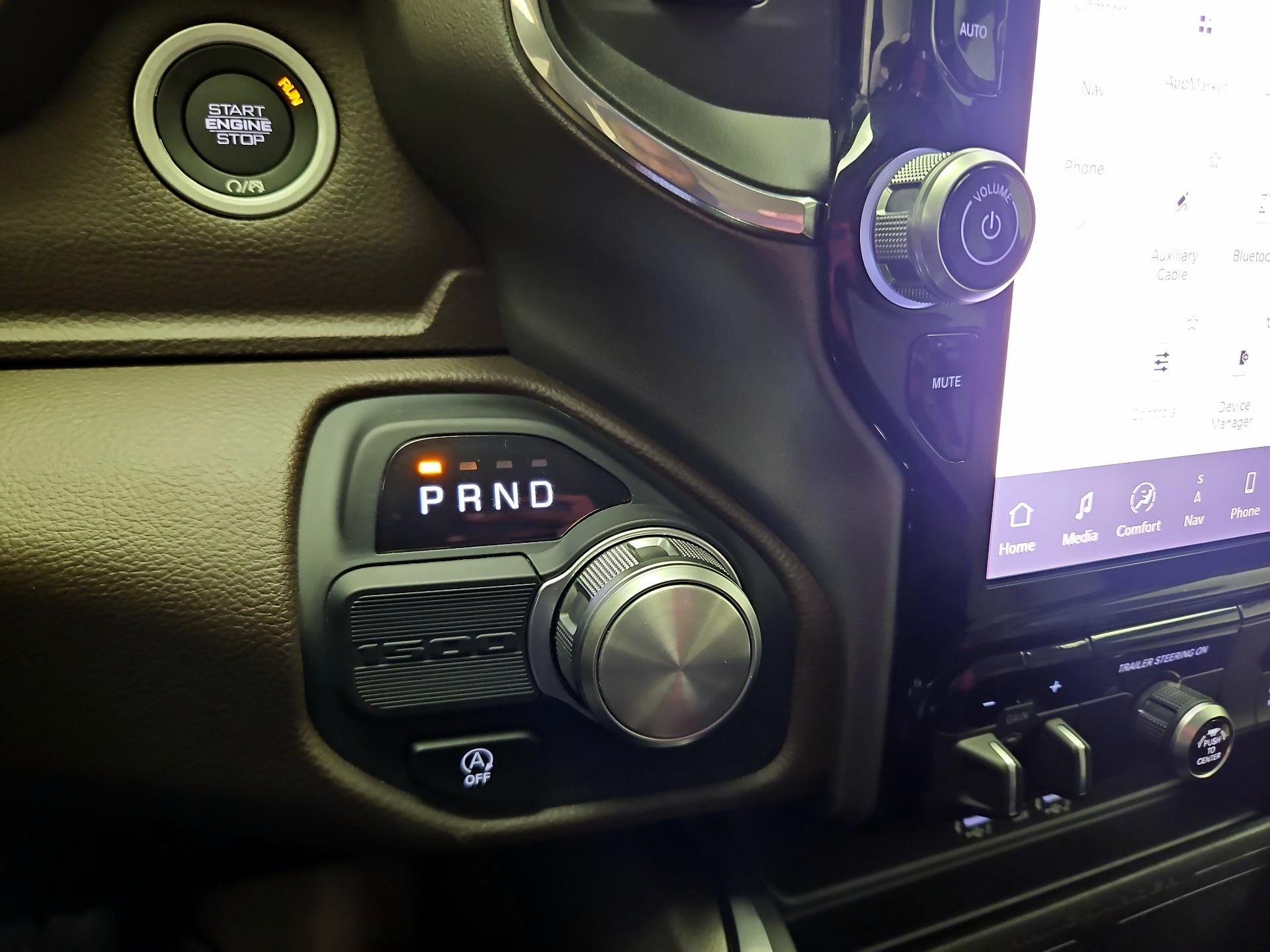 Thumbnail: 2025 RAM 1500 - 17
