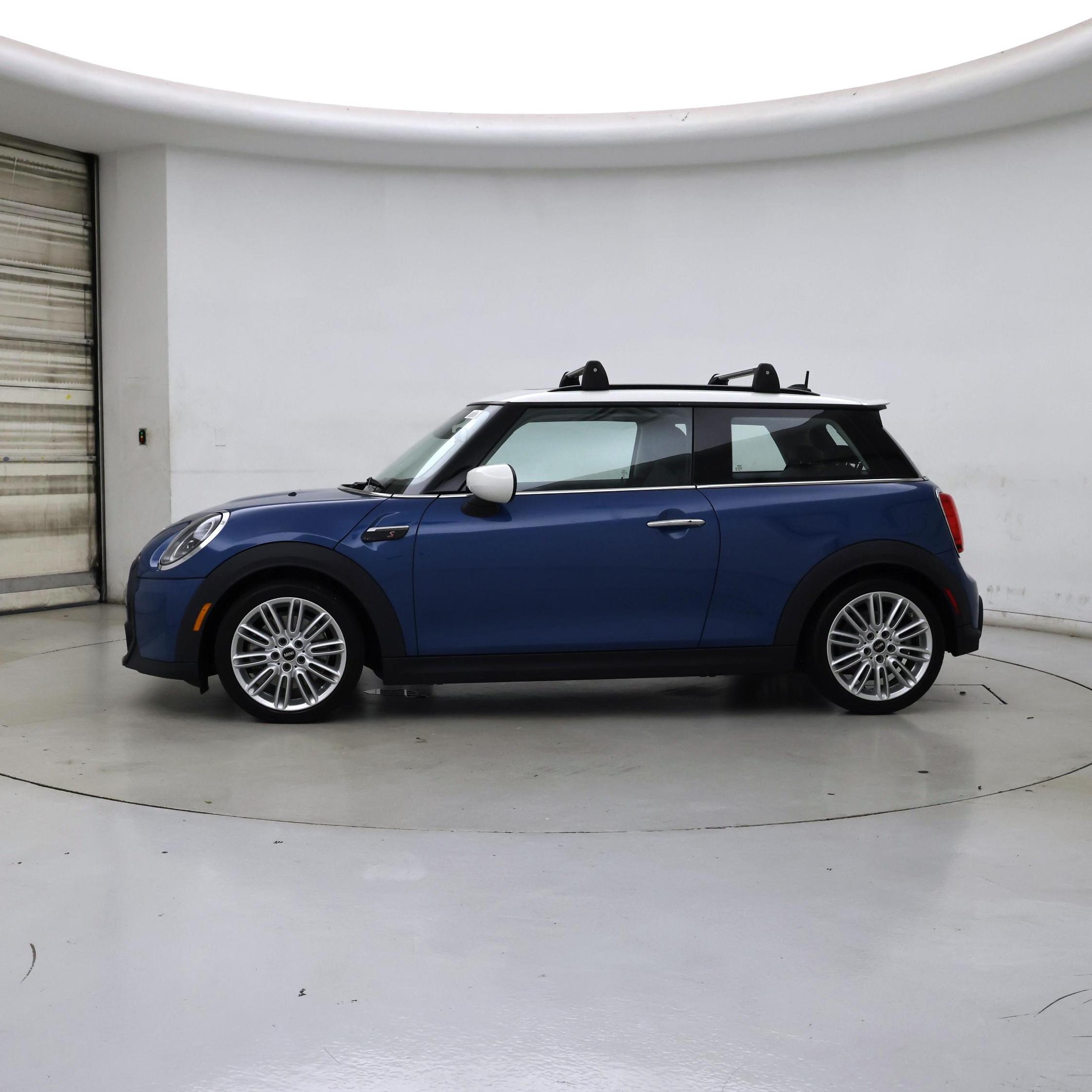 Thumbnail: 2022 MINI Cooper Hardtop - 3