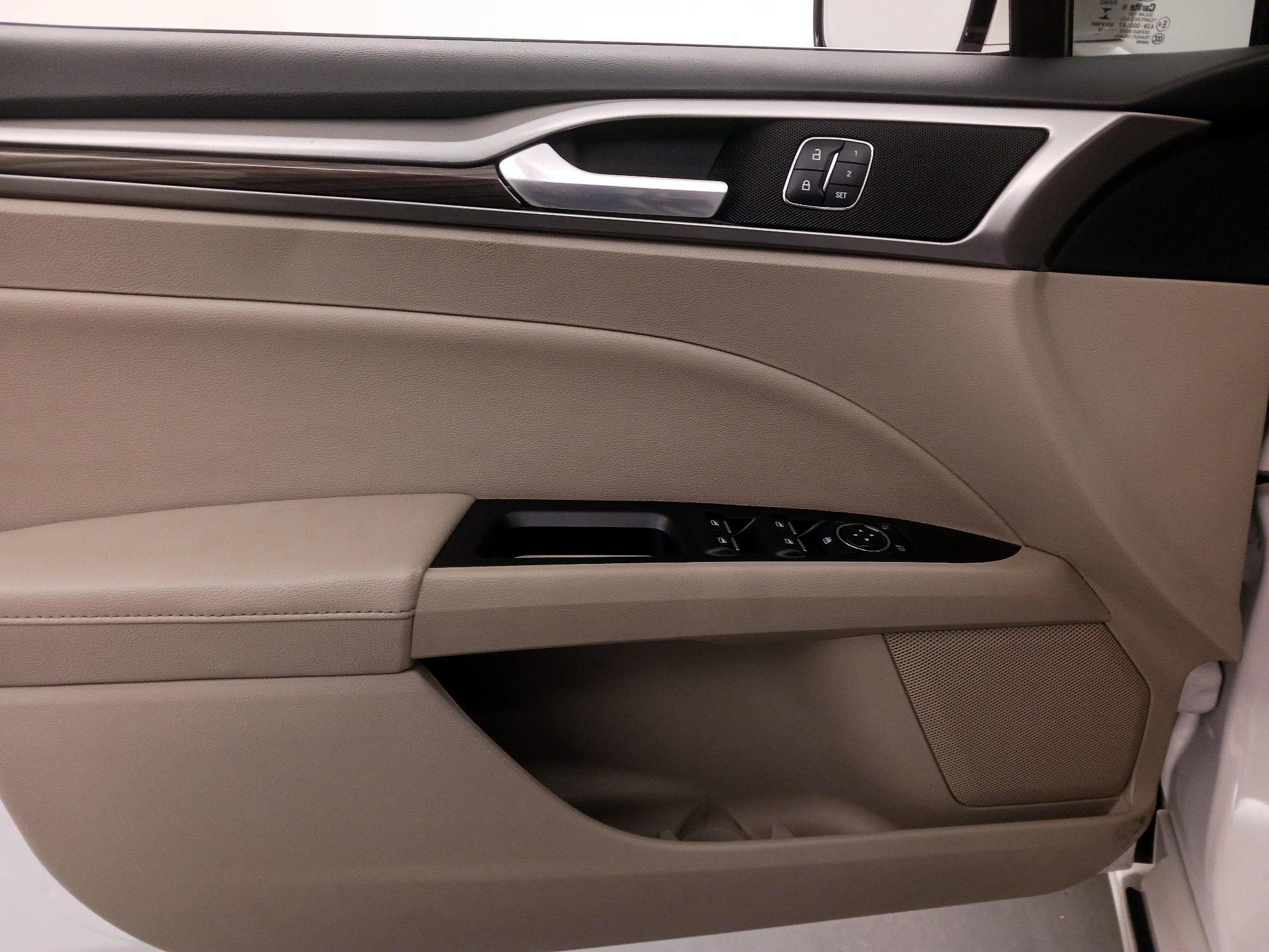 Thumbnail: 2017 Ford Fusion - 12