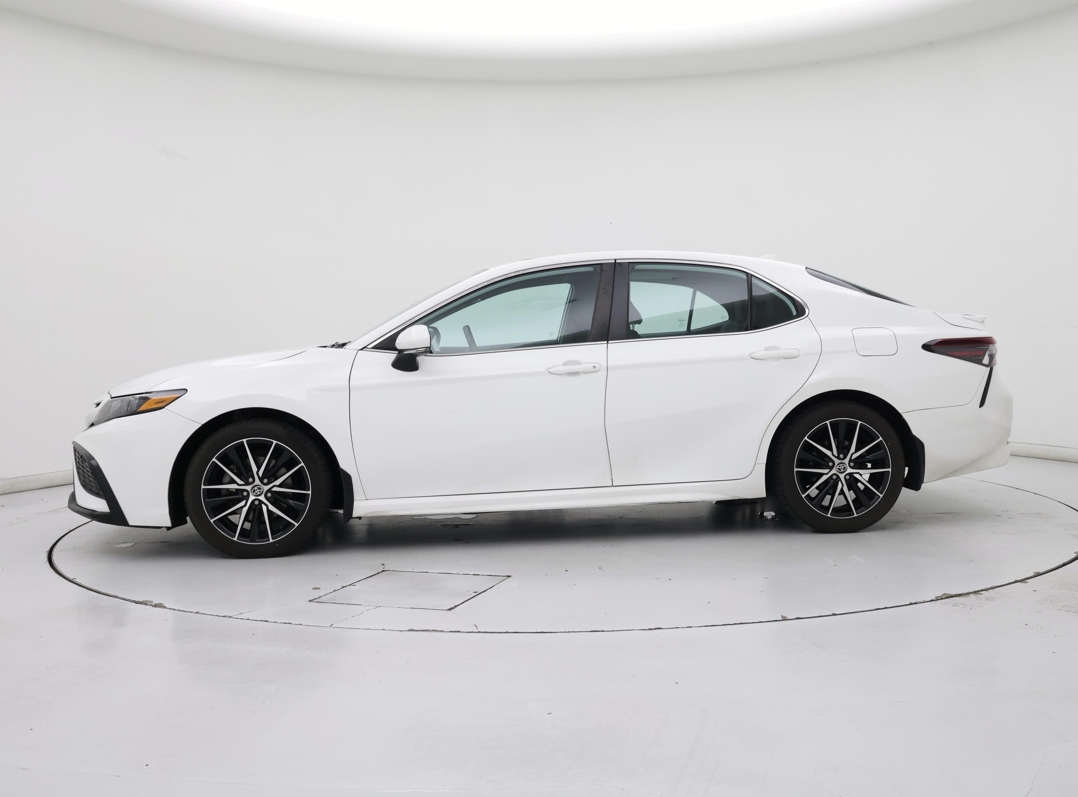 Thumbnail: 2021 Toyota Camry - 3