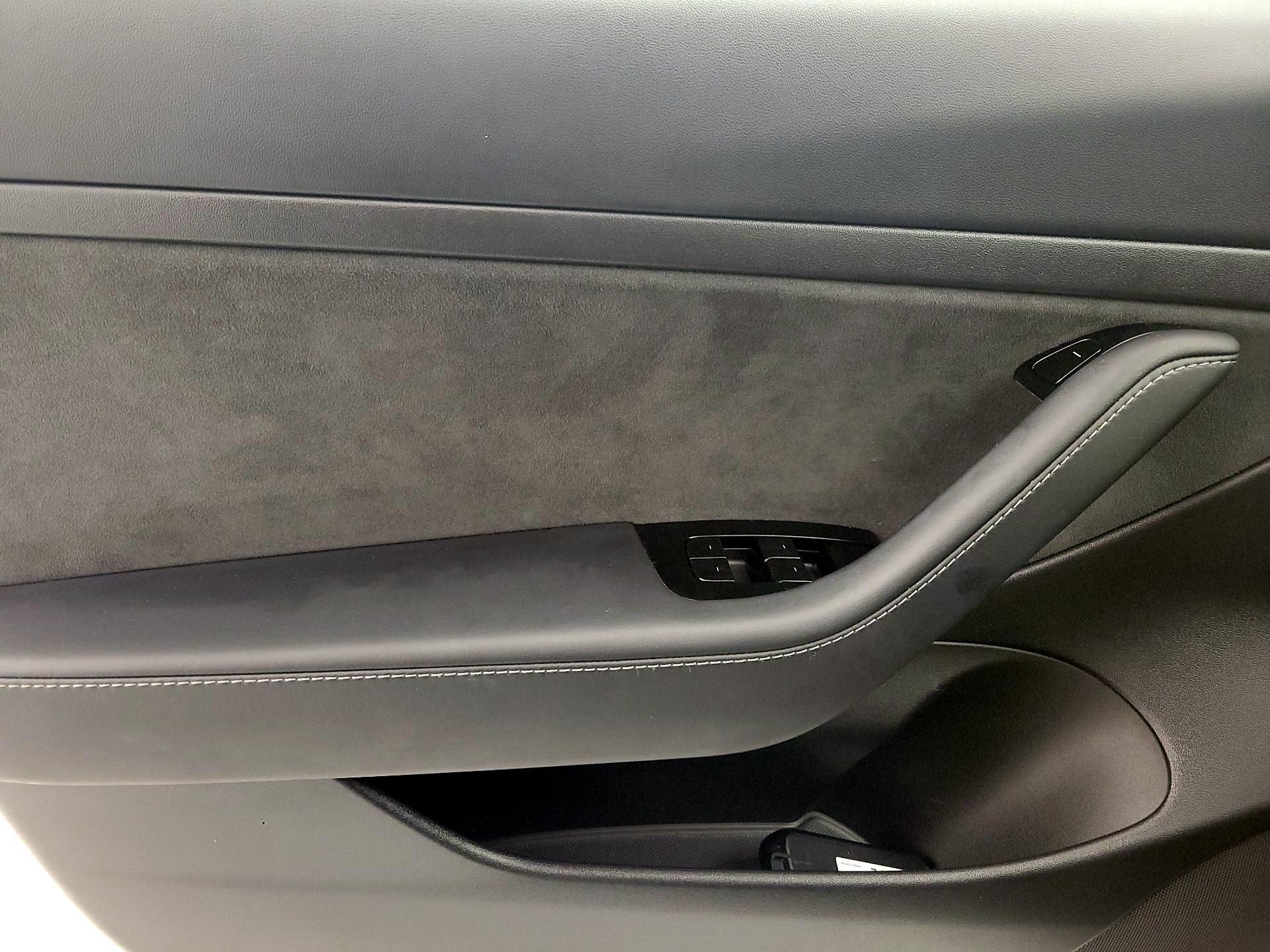 Thumbnail: 2020 Tesla Model 3 - 12