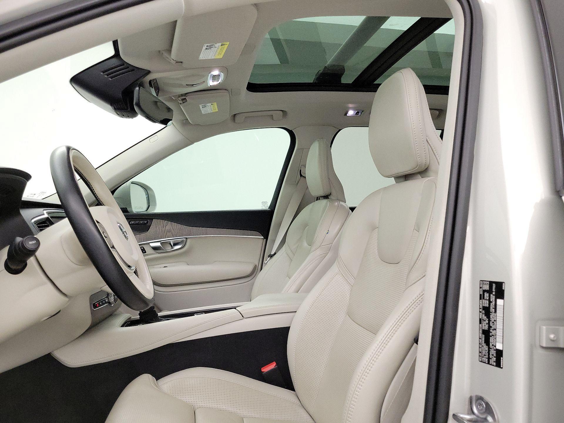 Thumbnail: 2022 Volvo XC90 - 19