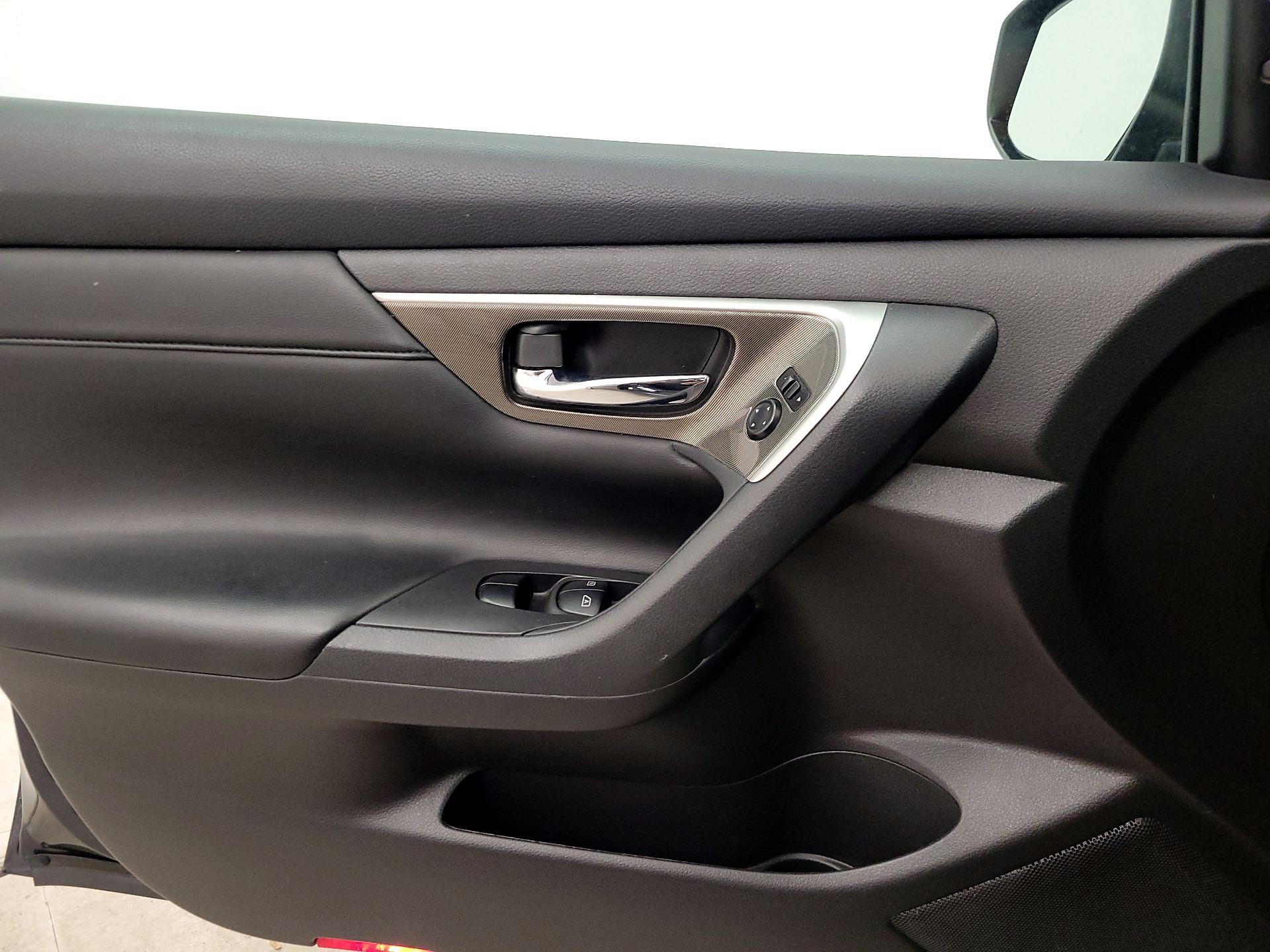 Thumbnail: 2014 Nissan Altima - 12