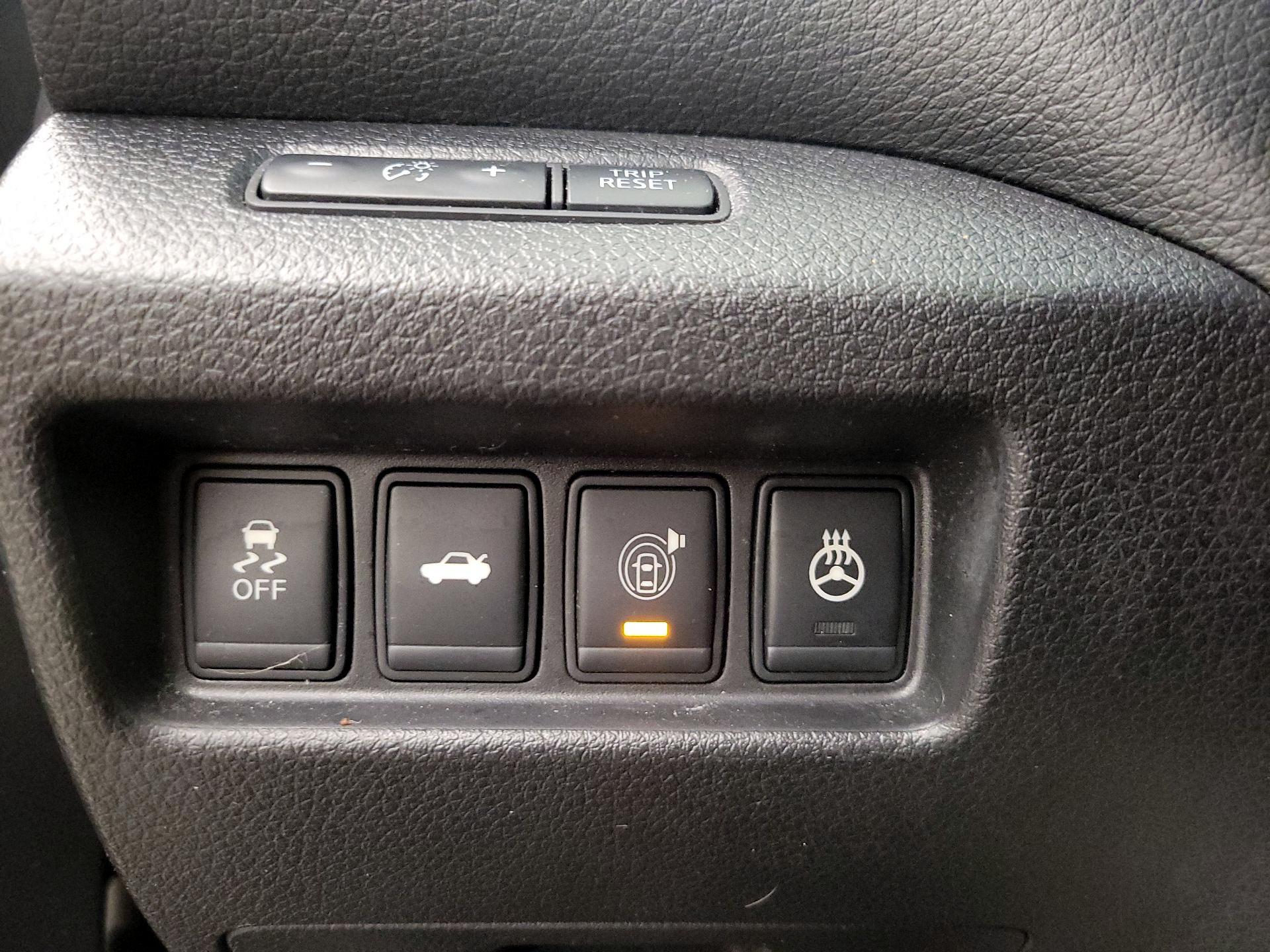 Thumbnail: 2014 Nissan Altima - 13