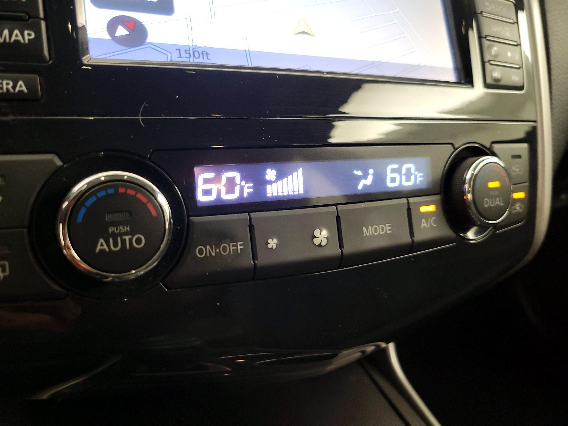Thumbnail: 2014 Nissan Altima - 16