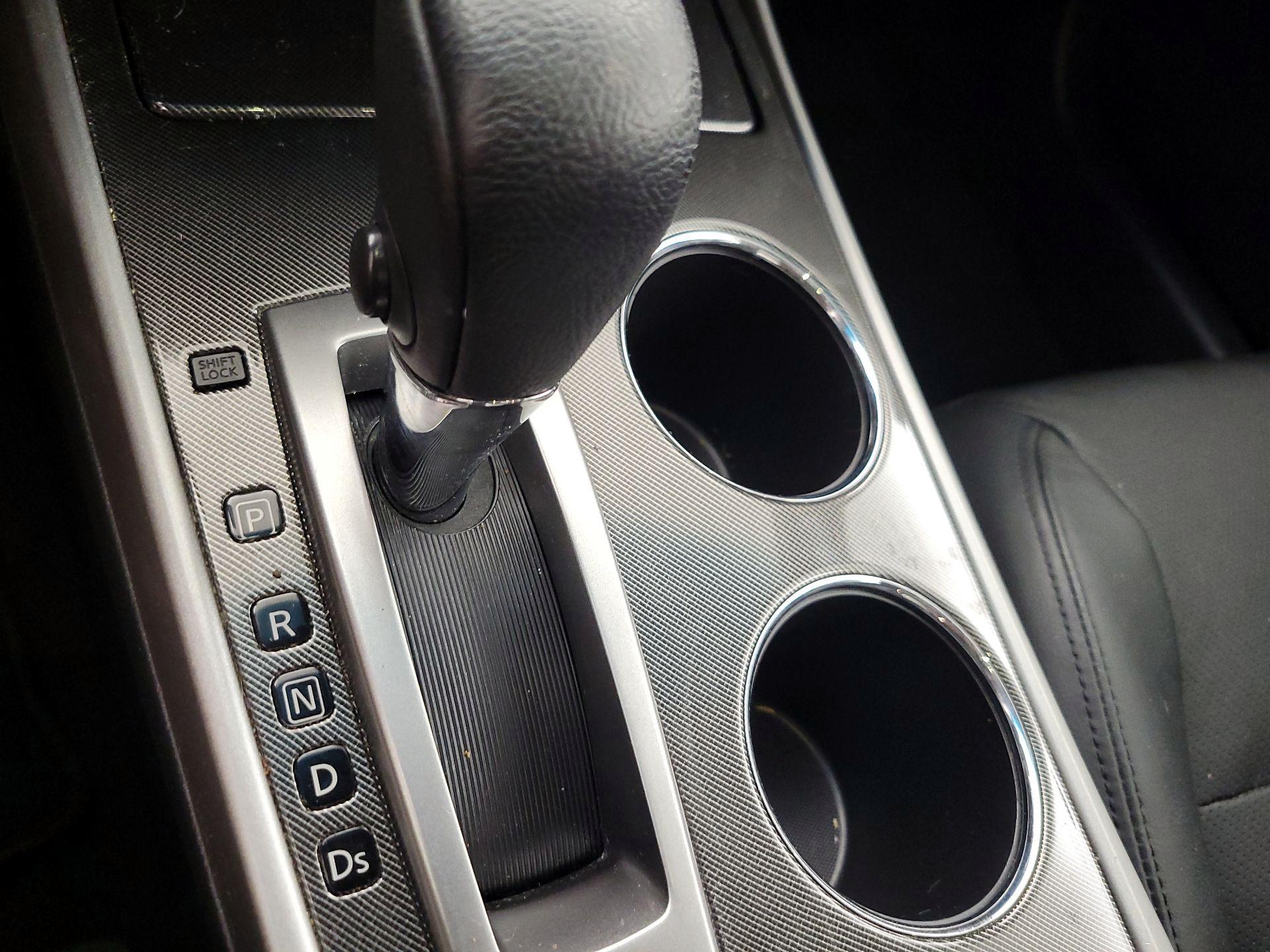 Thumbnail: 2014 Nissan Altima - 17