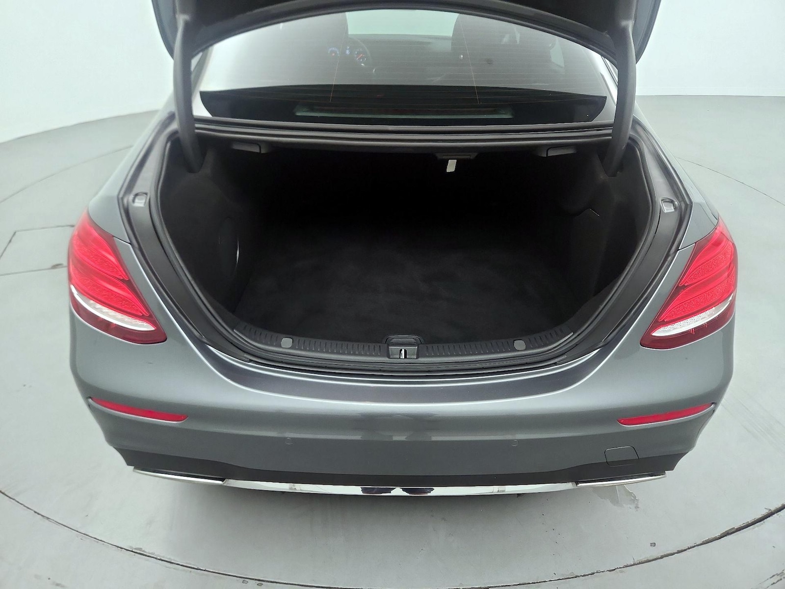2019 Mercedes-Benz E-Class E300 - Photo 22
