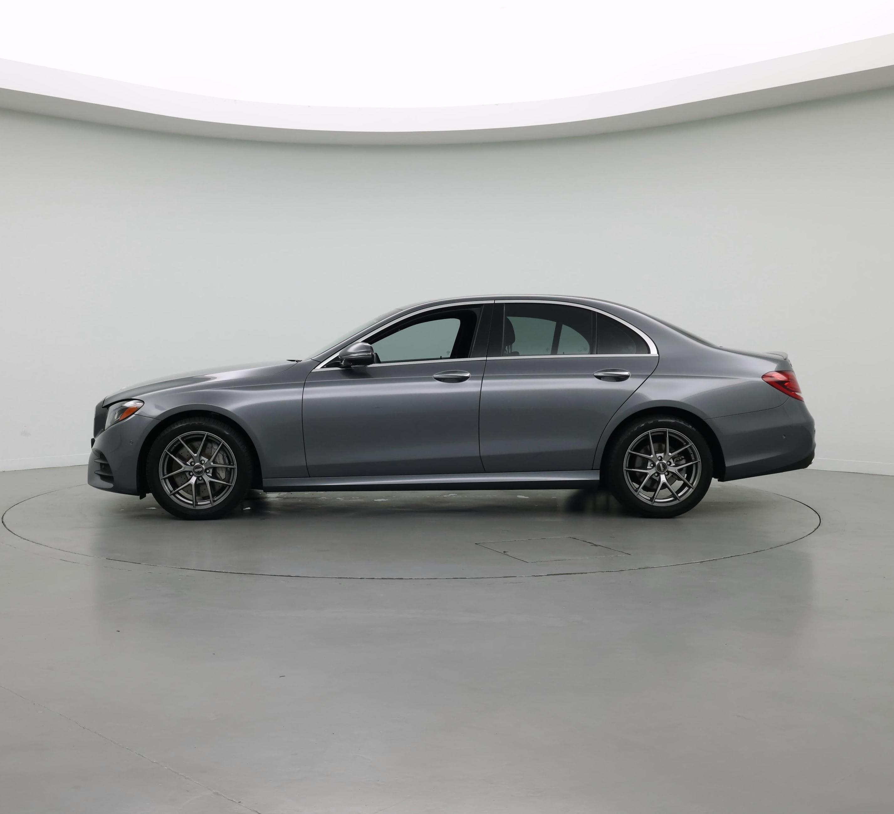 Thumbnail: 2019 Mercedes-Benz E-Class - 3