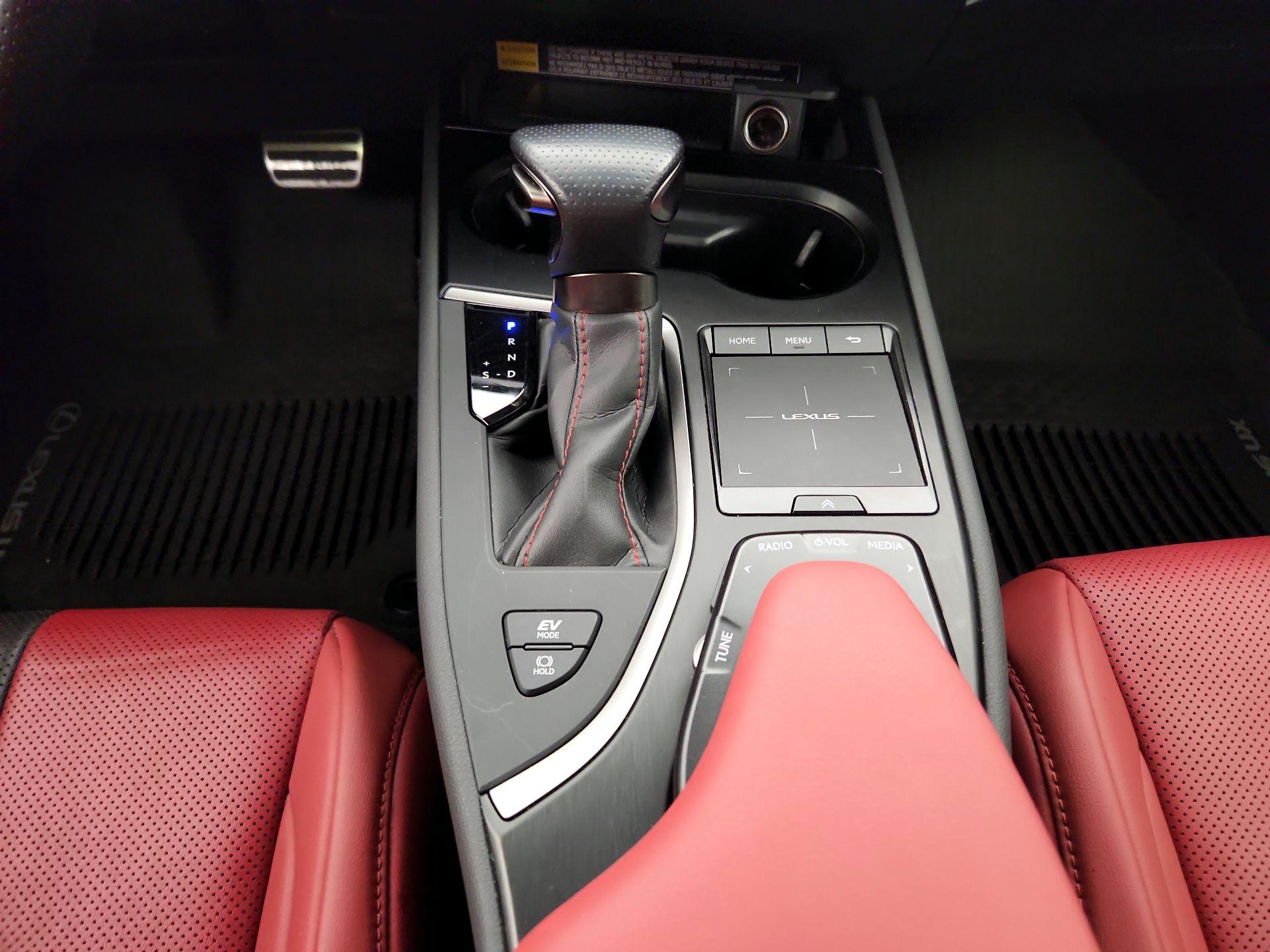 Thumbnail: 2021 Lexus UX - 17