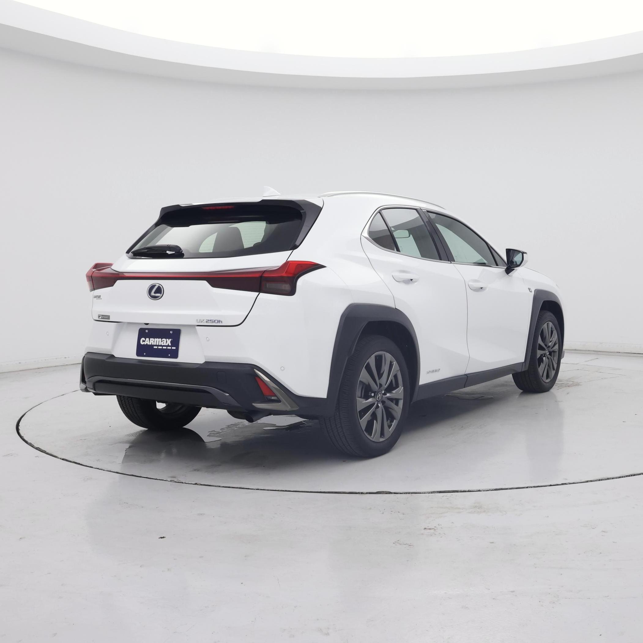 Thumbnail: 2021 Lexus UX - 8