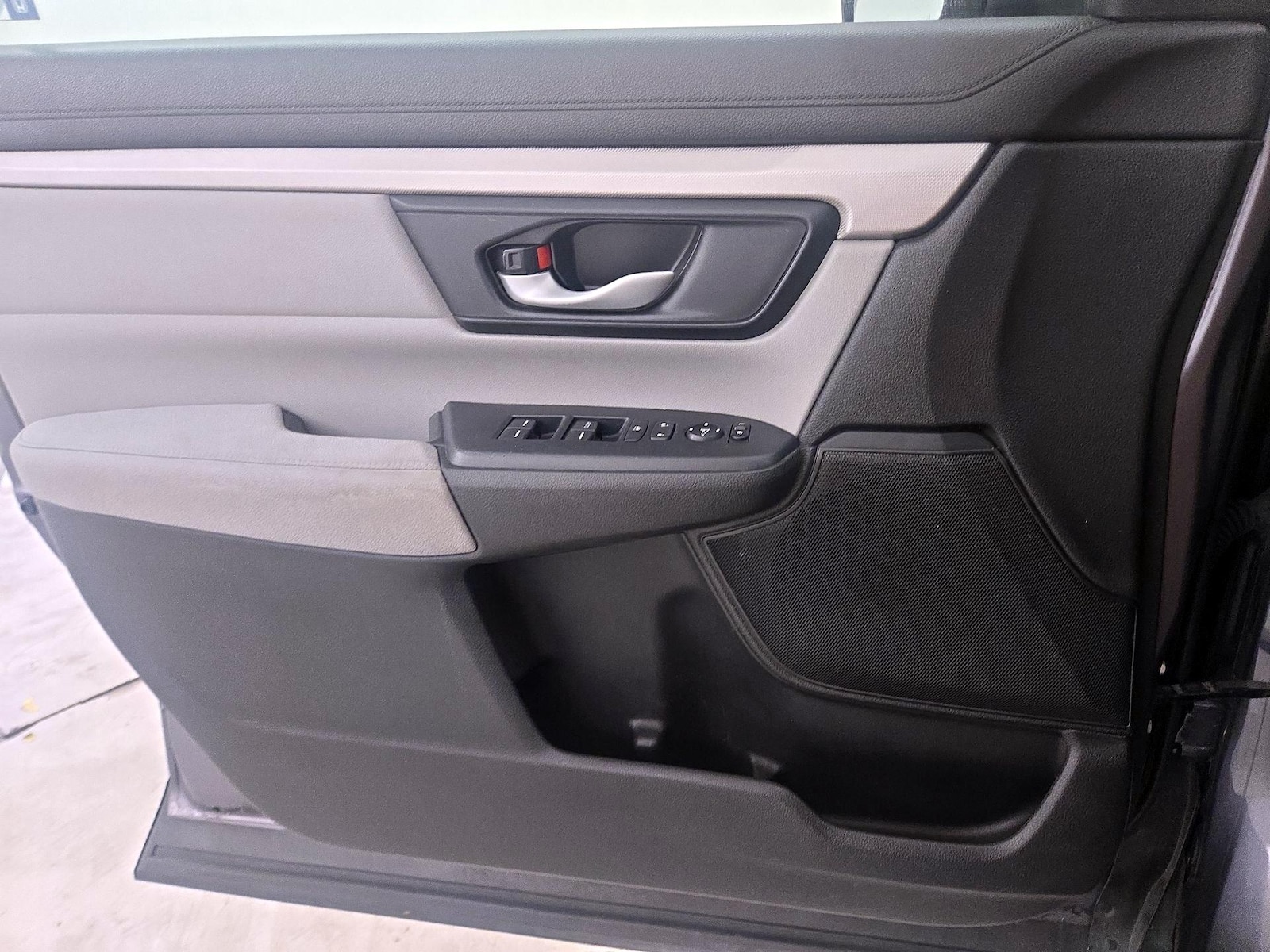 2017 Honda CR-V LX - Photo 13