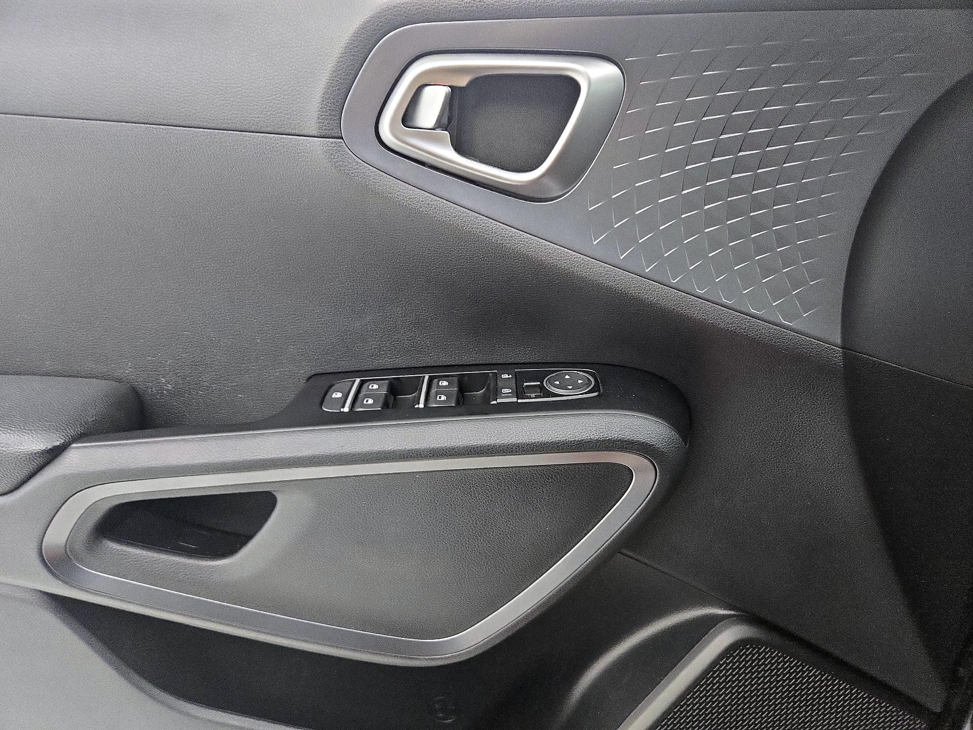 Thumbnail: 2020 Kia Soul - 12