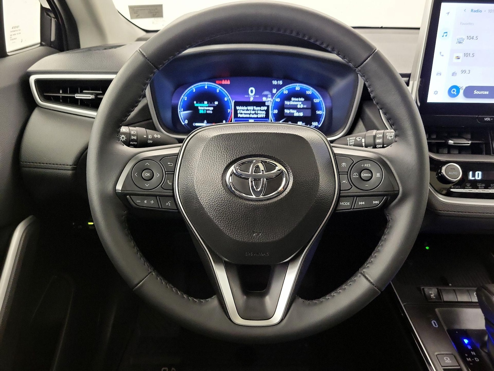2026 Toyota Corolla Cross XLE - Photo 11