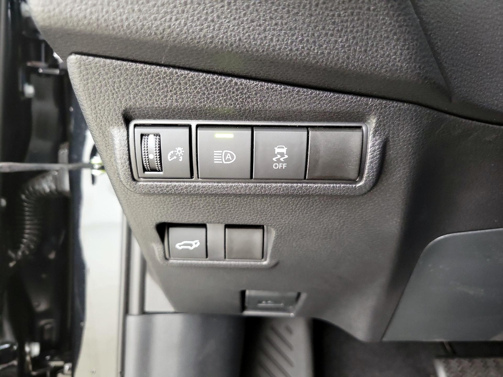 2026 Toyota Corolla Cross XLE - Photo 14