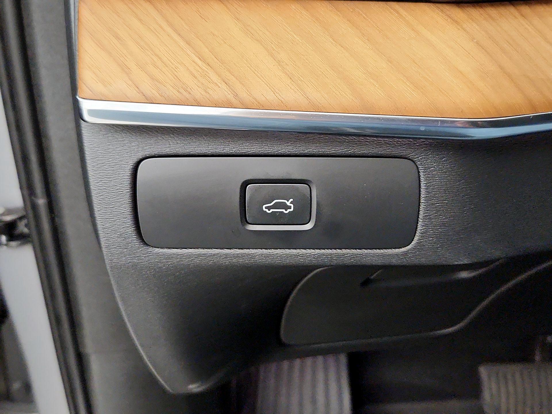 Thumbnail: 2023 Volvo XC90 - 13