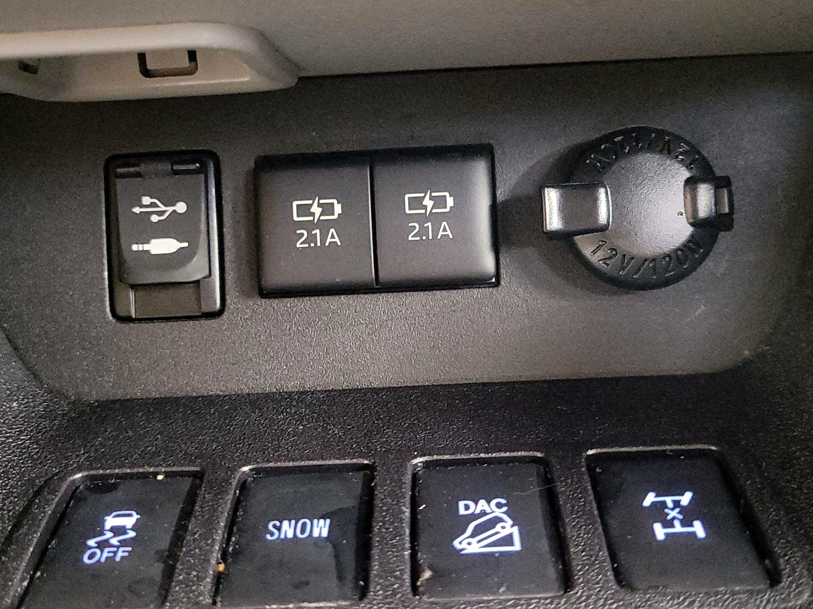 2017 Toyota Highlander Limited - Photo 19