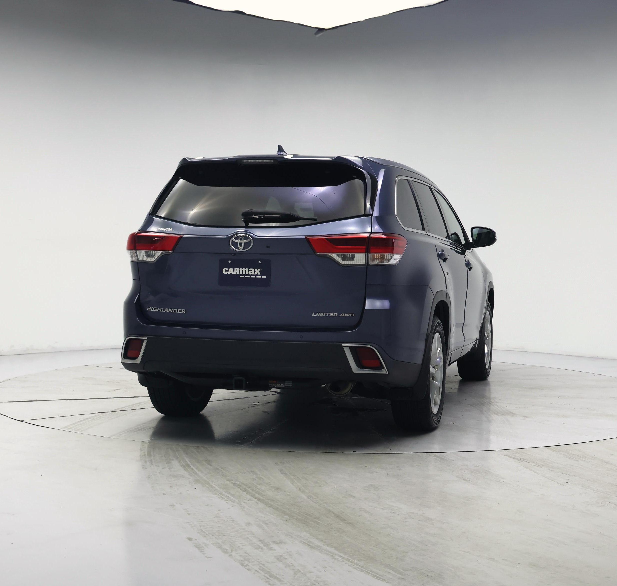 Thumbnail: 2017 Toyota Highlander - 8