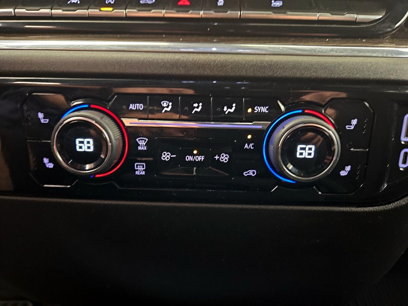 2024 Chevrolet Silverado 1500 LT - Photo 18
