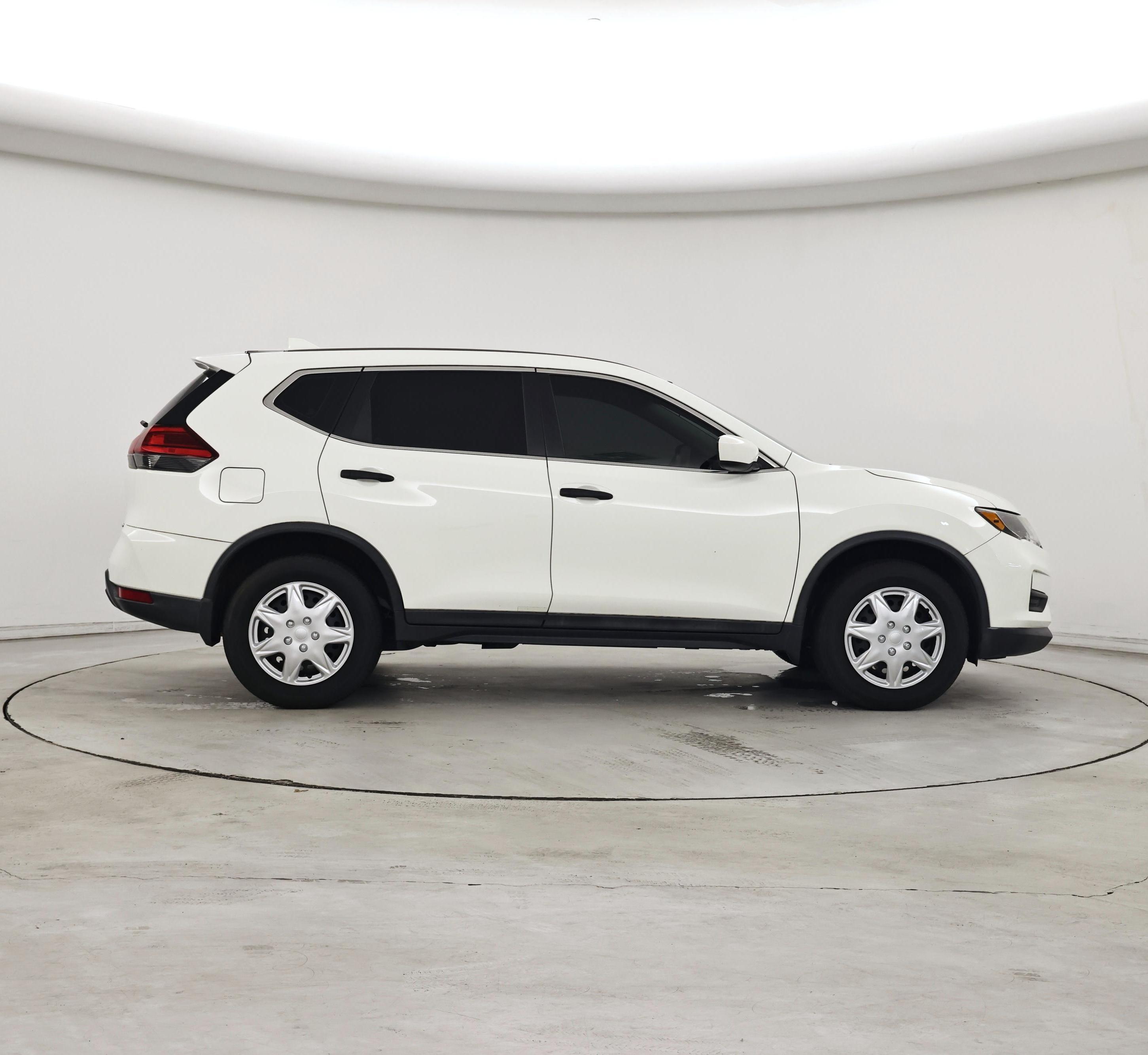 Thumbnail: 2017 Nissan Rogue - 7