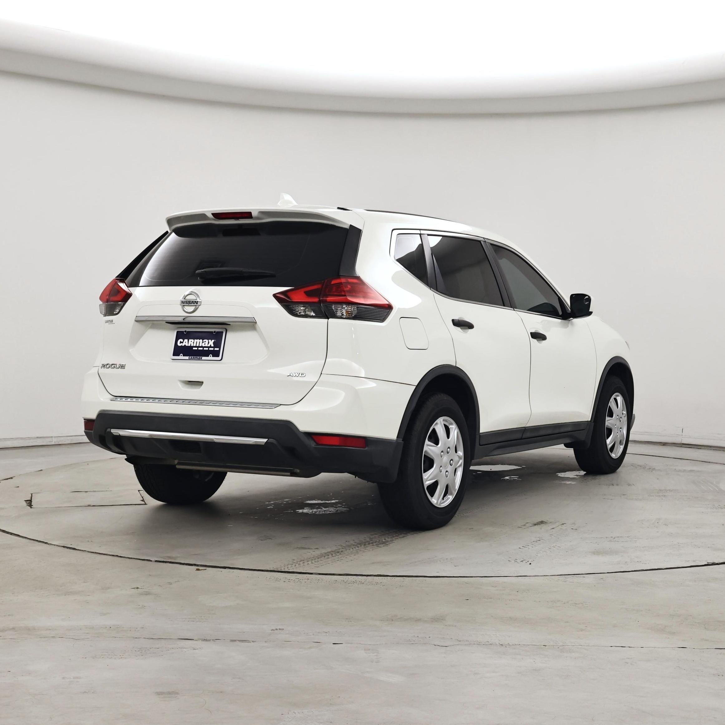 Thumbnail: 2017 Nissan Rogue - 8