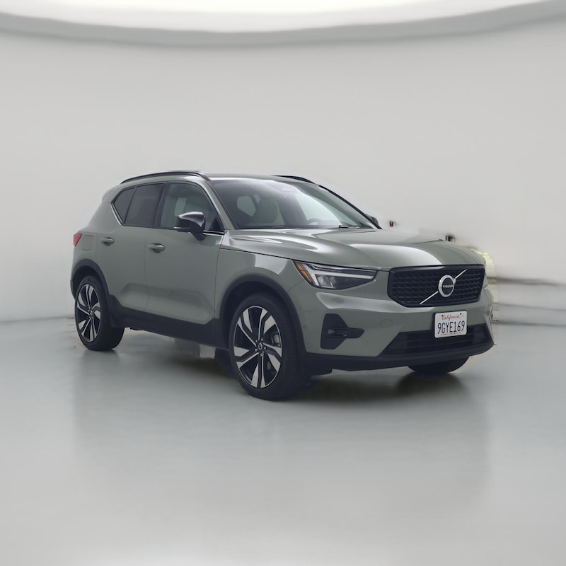 2023 Volvo XC40 B5 Ultimate Dark Theme