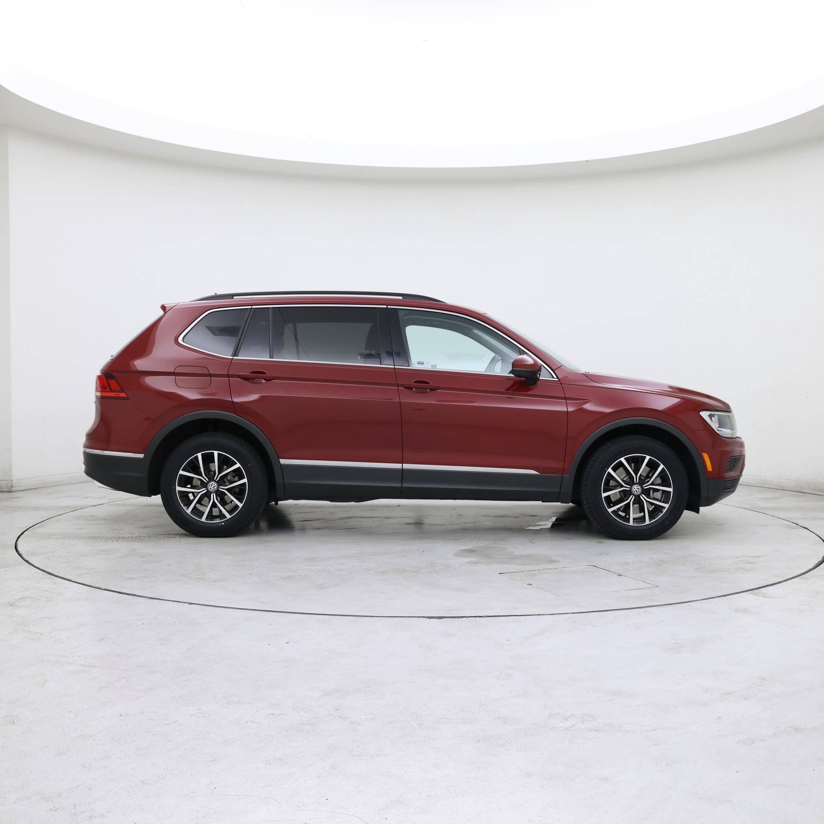 Thumbnail: 2021 Volkswagen Tiguan - 7