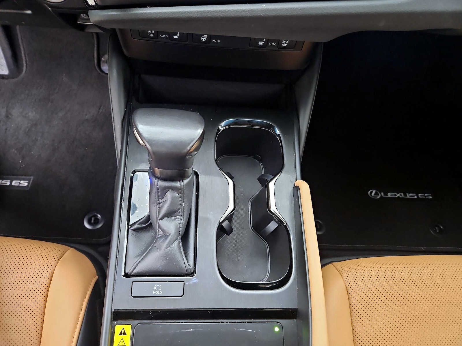 2024 Lexus ES 350 - Photo 19