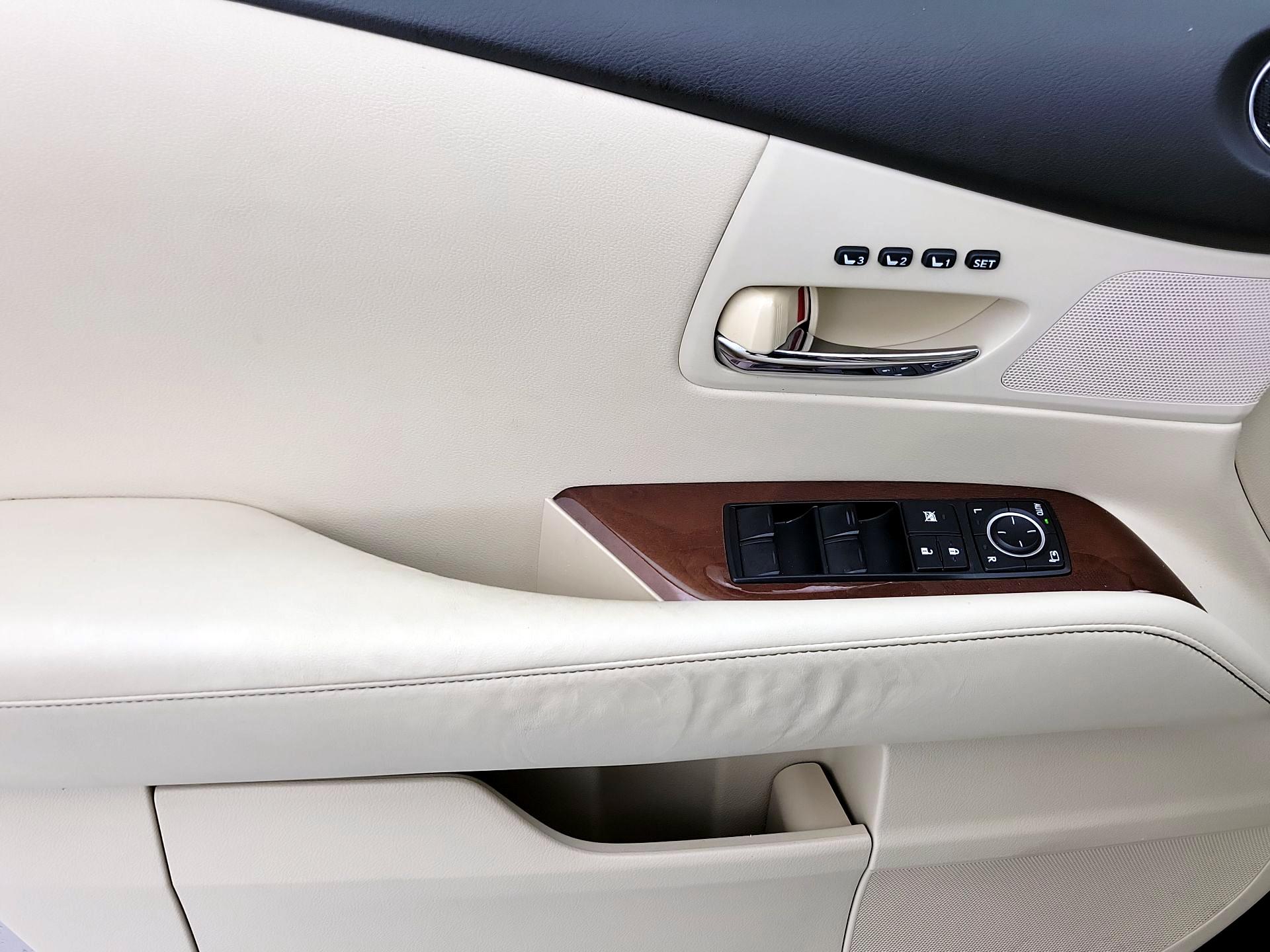Thumbnail: 2015 Lexus RX - 12