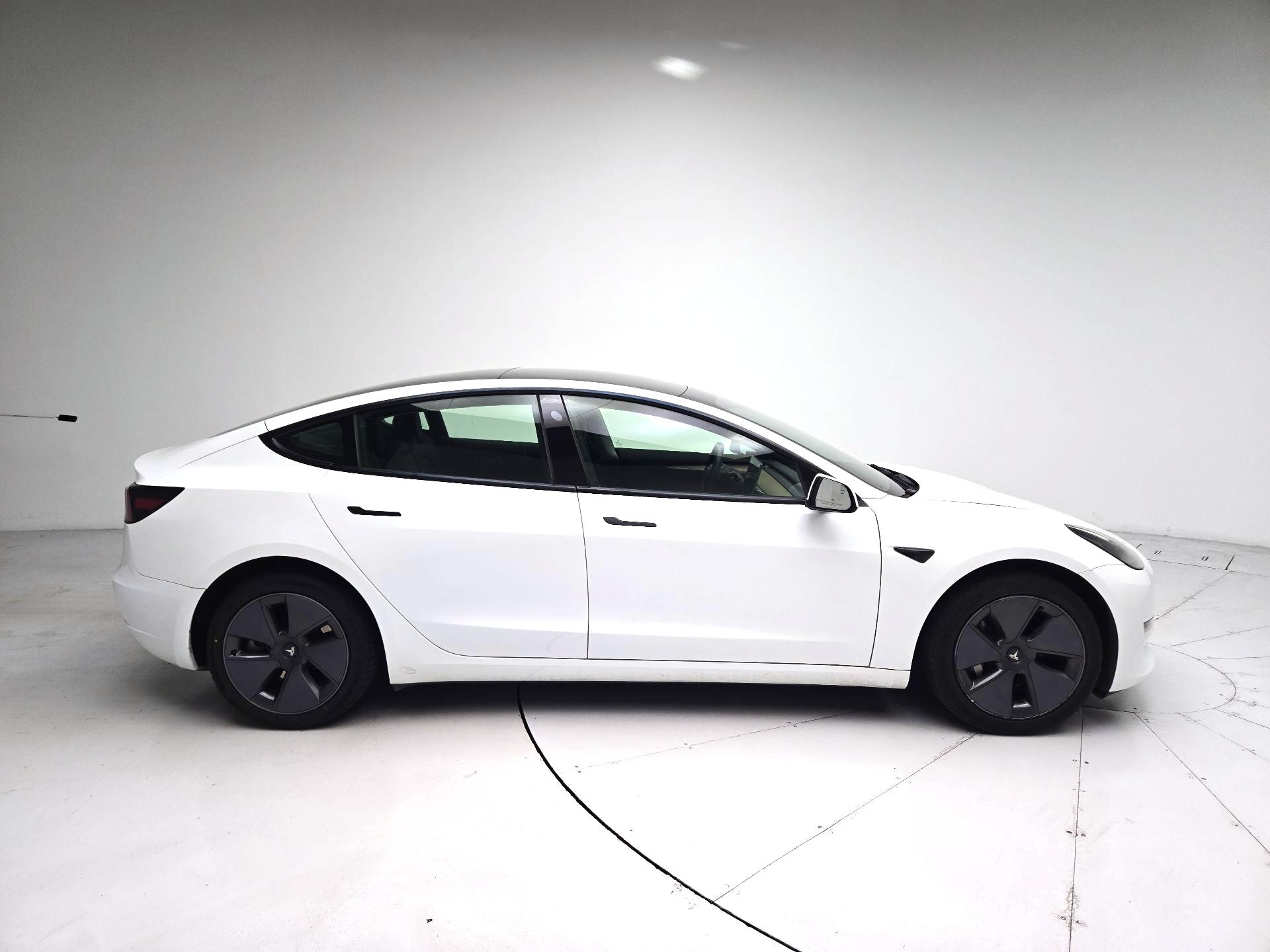 Thumbnail: 2023 Tesla Model 3 - 4