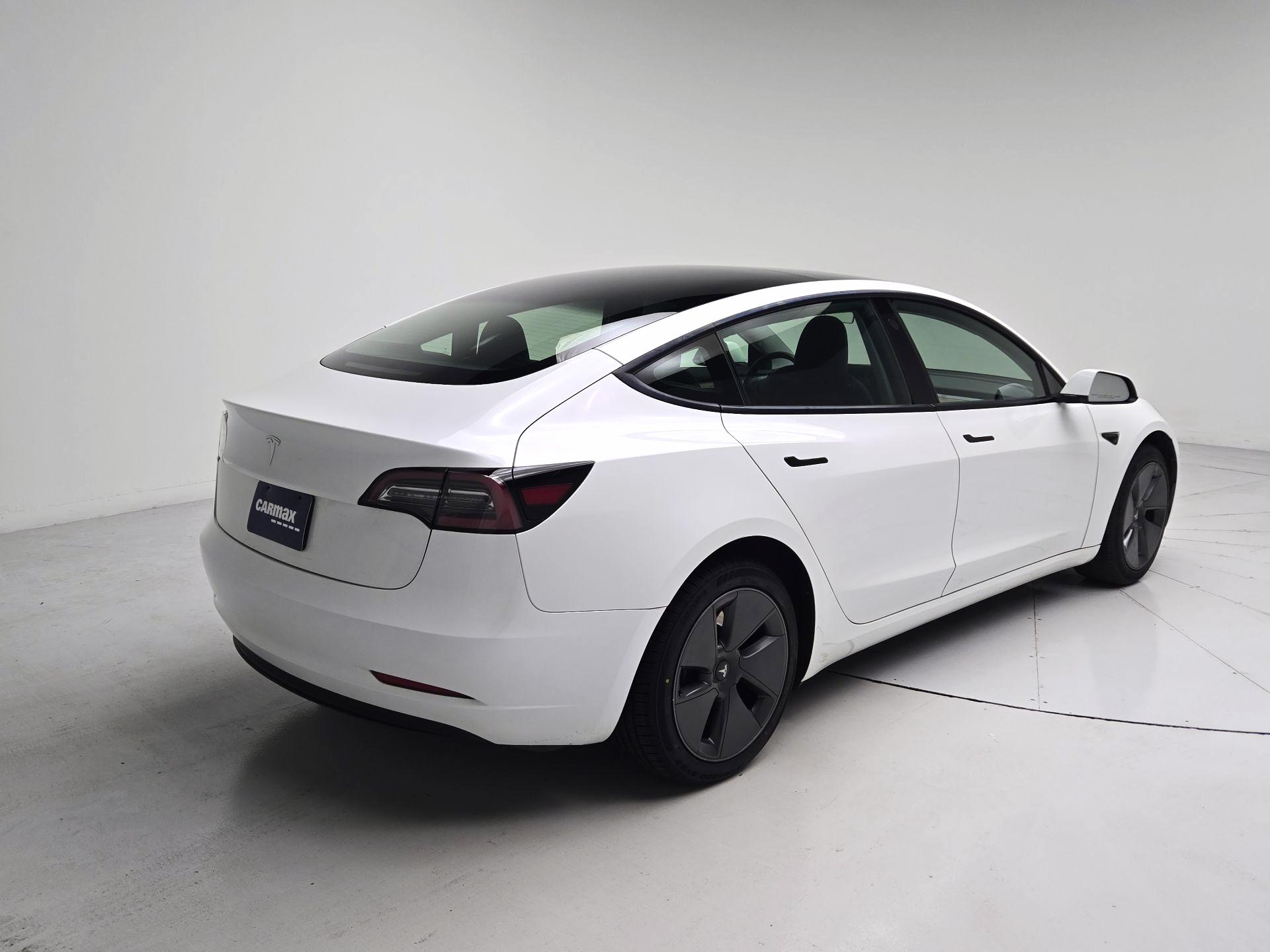 Thumbnail: 2023 Tesla Model 3 - 5