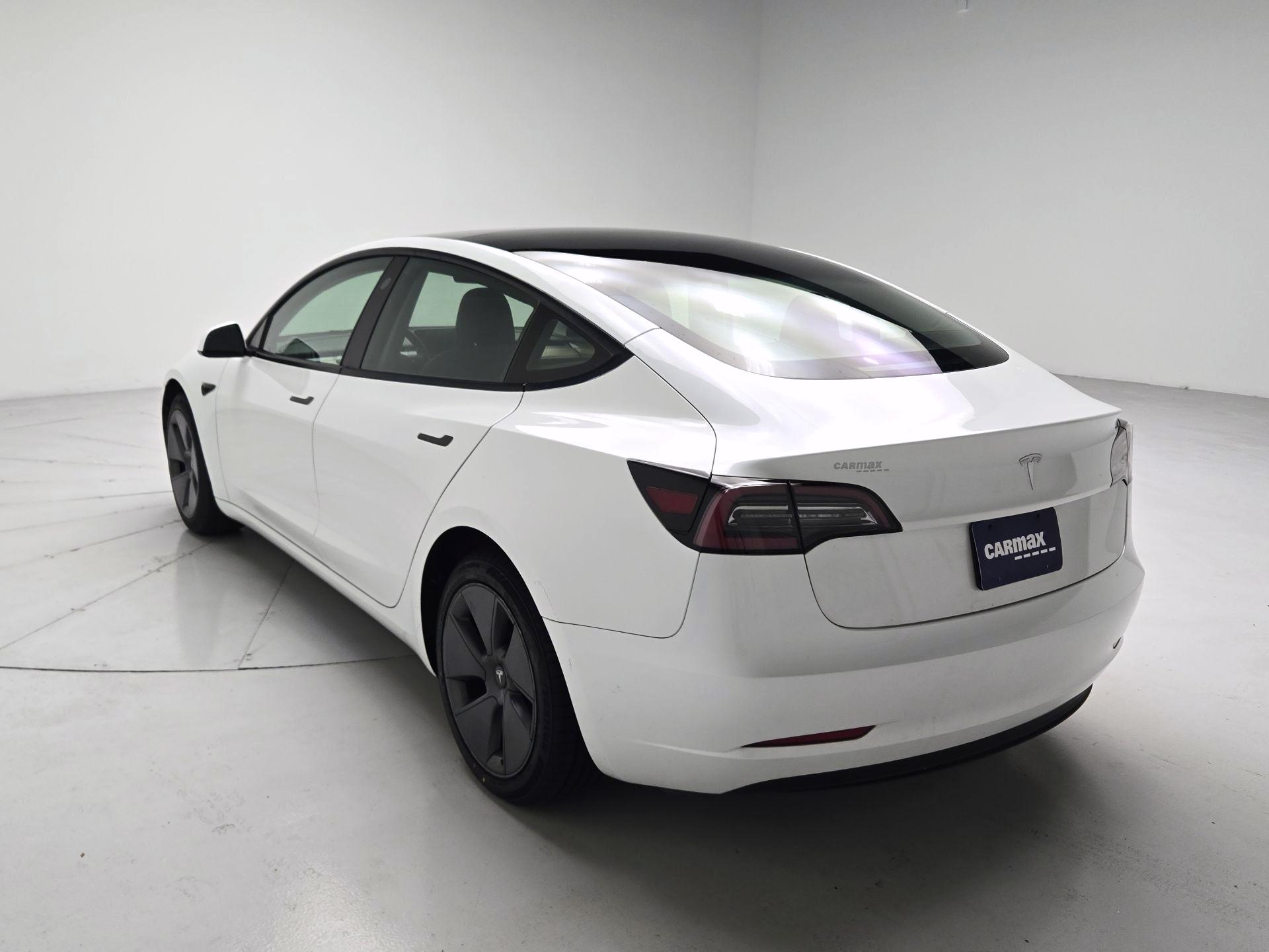Thumbnail: 2023 Tesla Model 3 - 7