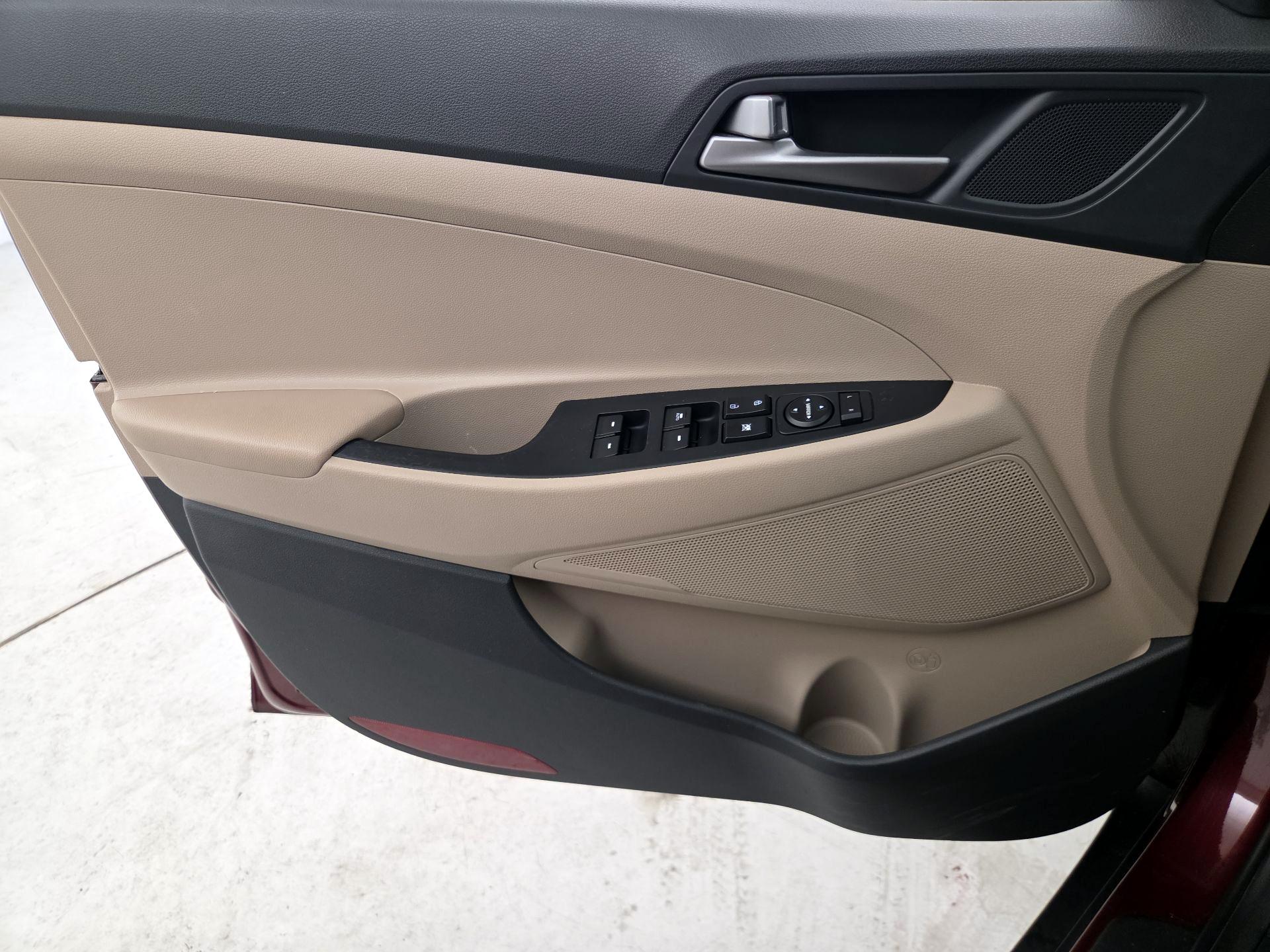 Thumbnail: 2018 Hyundai Tucson - 12