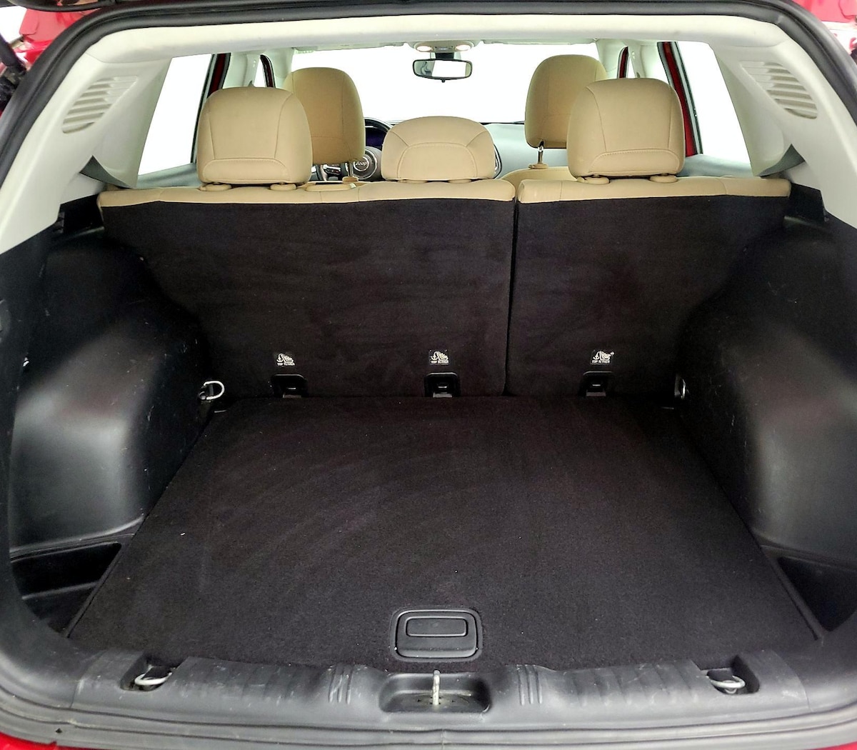 Trunk/Cargo (Seats Up)