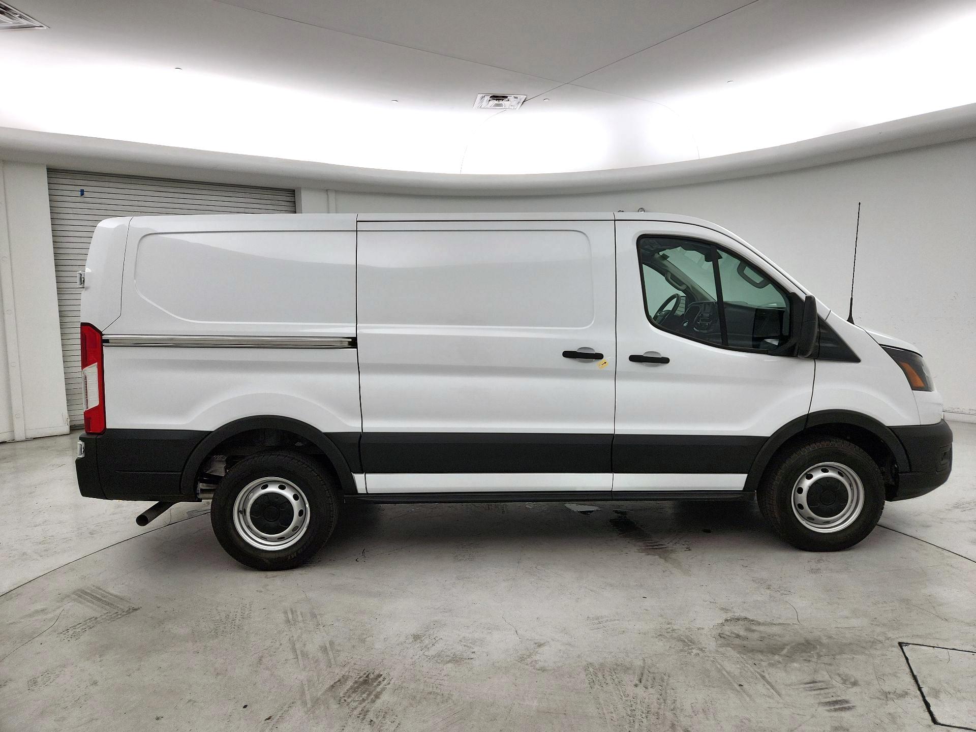 Thumbnail: 2022 Ford Transit Series - 4
