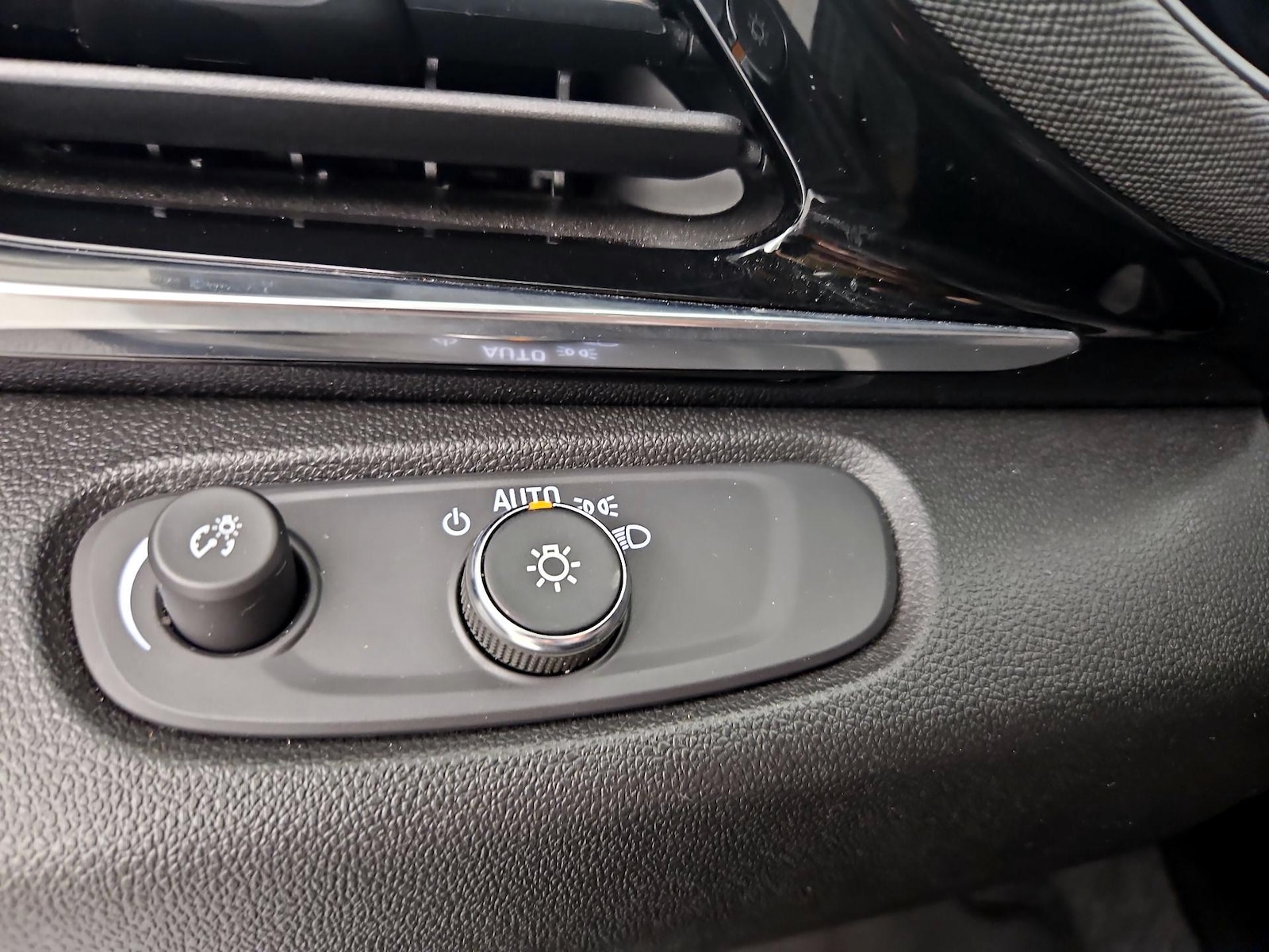 2024 Buick Envista Sport Touring - Photo 14
