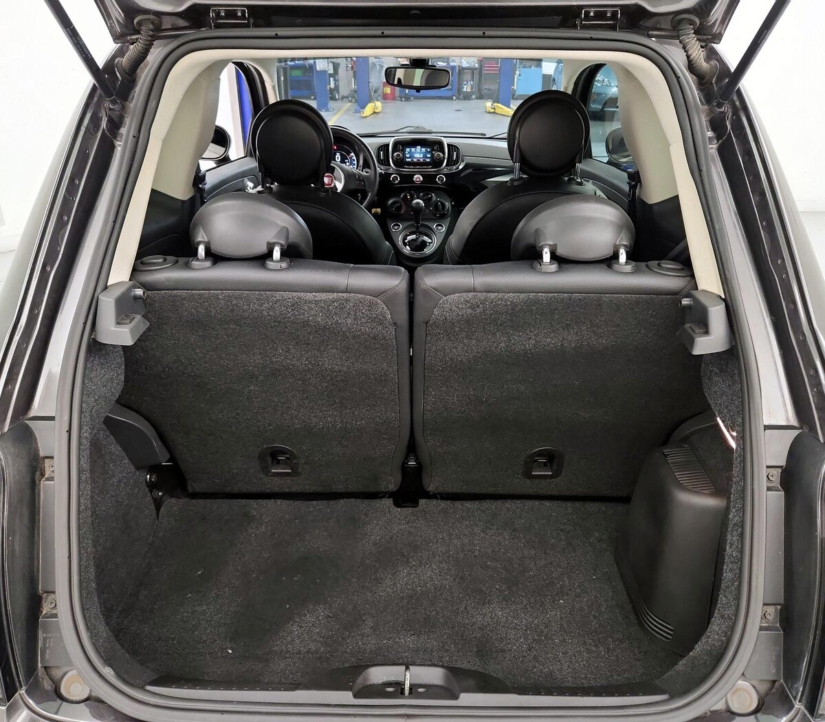Trunk/Cargo (Seats Up)