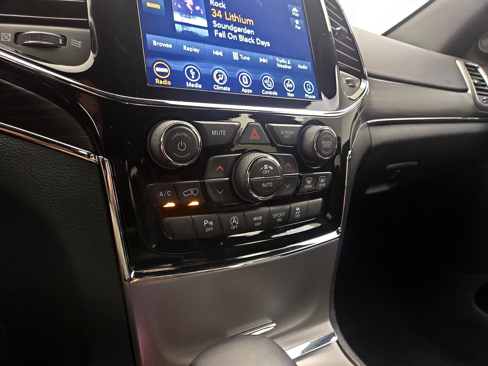 2019 Jeep Grand Cherokee Limited - Photo 18