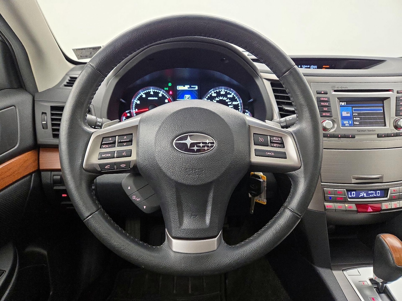 2014 Subaru Outback 2.5i Limited - Photo 11