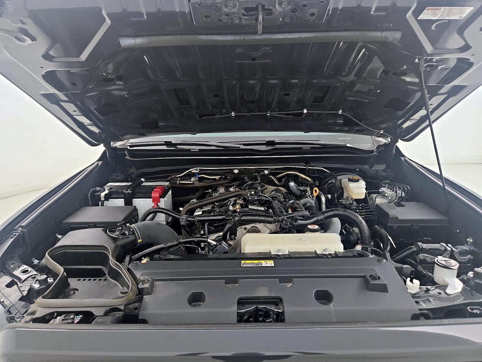 2025 Toyota Tacoma SR5 - Photo 22