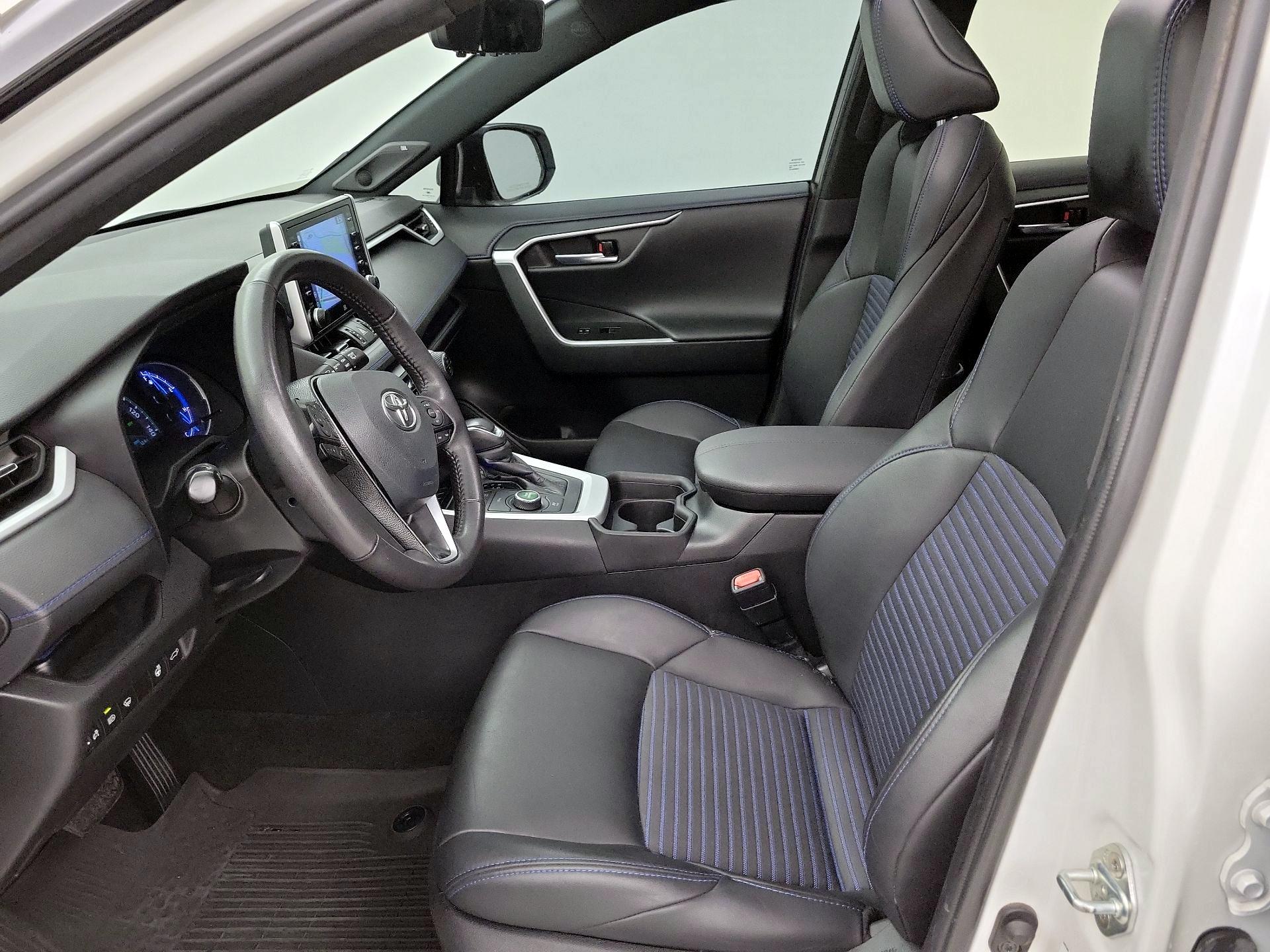 Thumbnail: 2021 Toyota RAV4 - 11