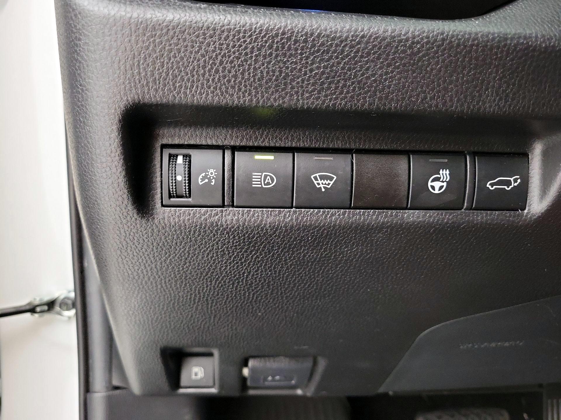 Thumbnail: 2021 Toyota RAV4 - 13