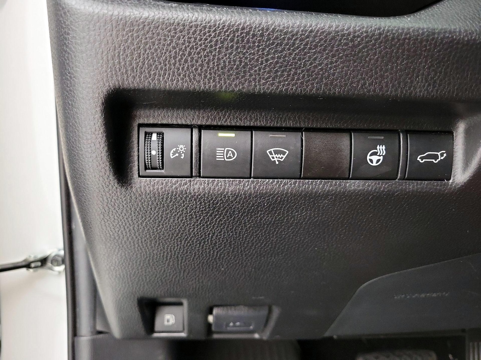 2021 Toyota RAV4 XSE - Photo 14