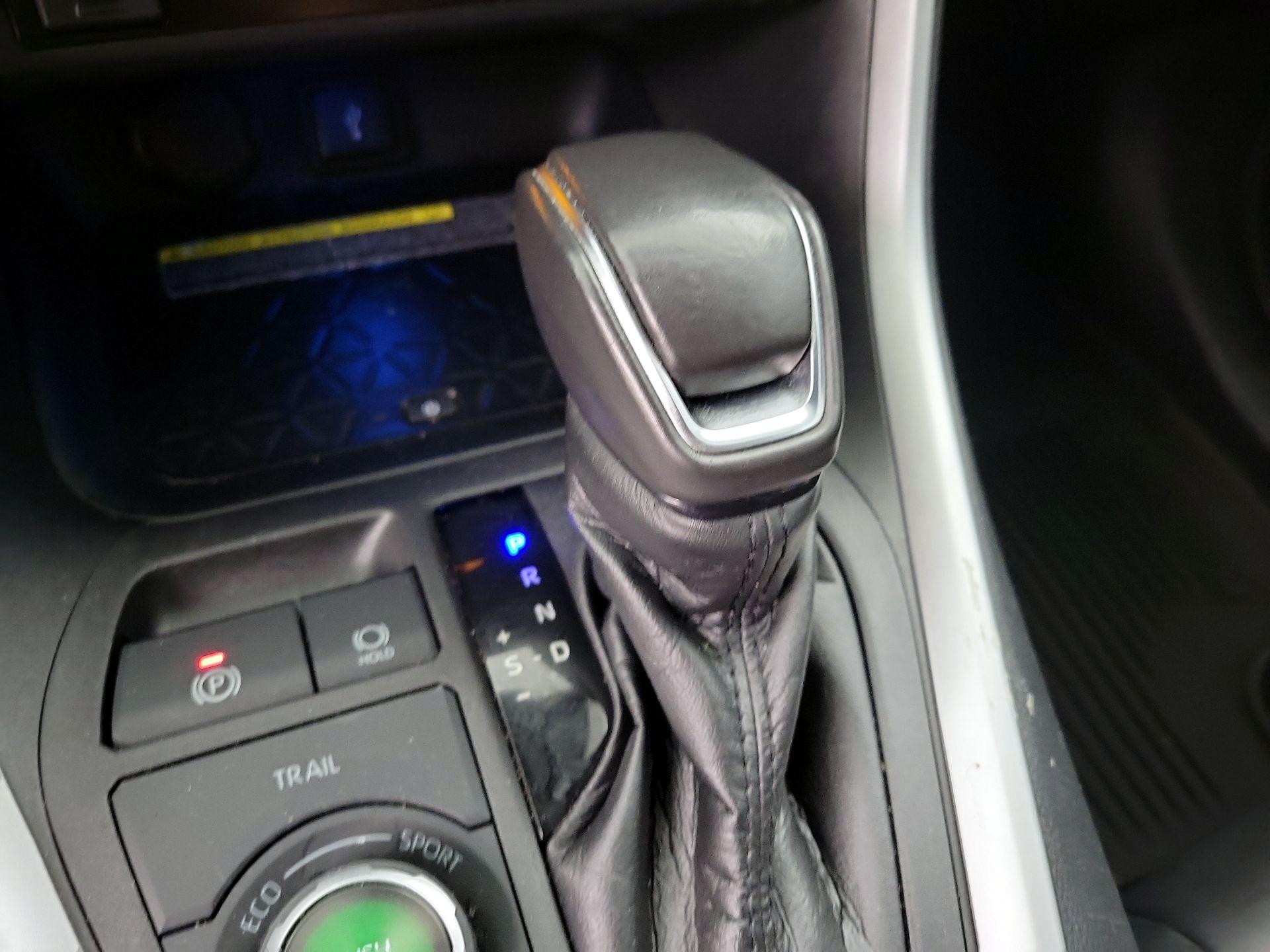 Thumbnail: 2021 Toyota RAV4 - 18