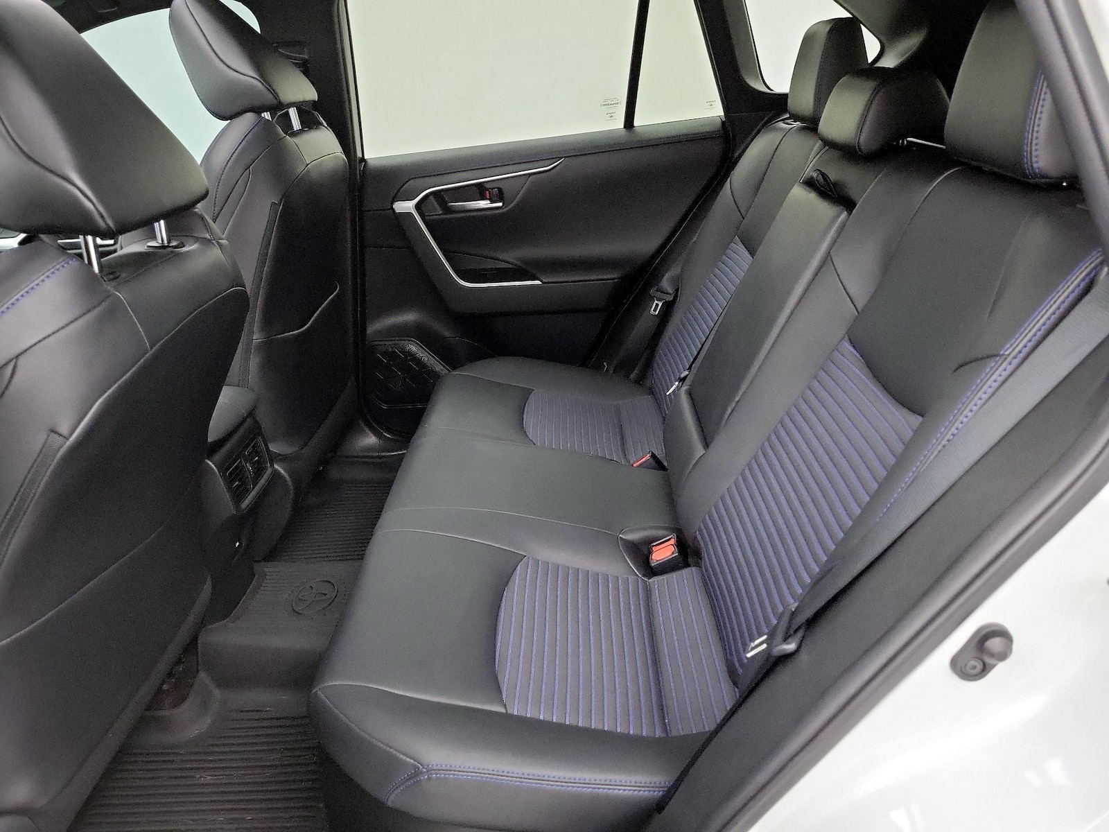 2021 Toyota RAV4 XSE - Photo 22