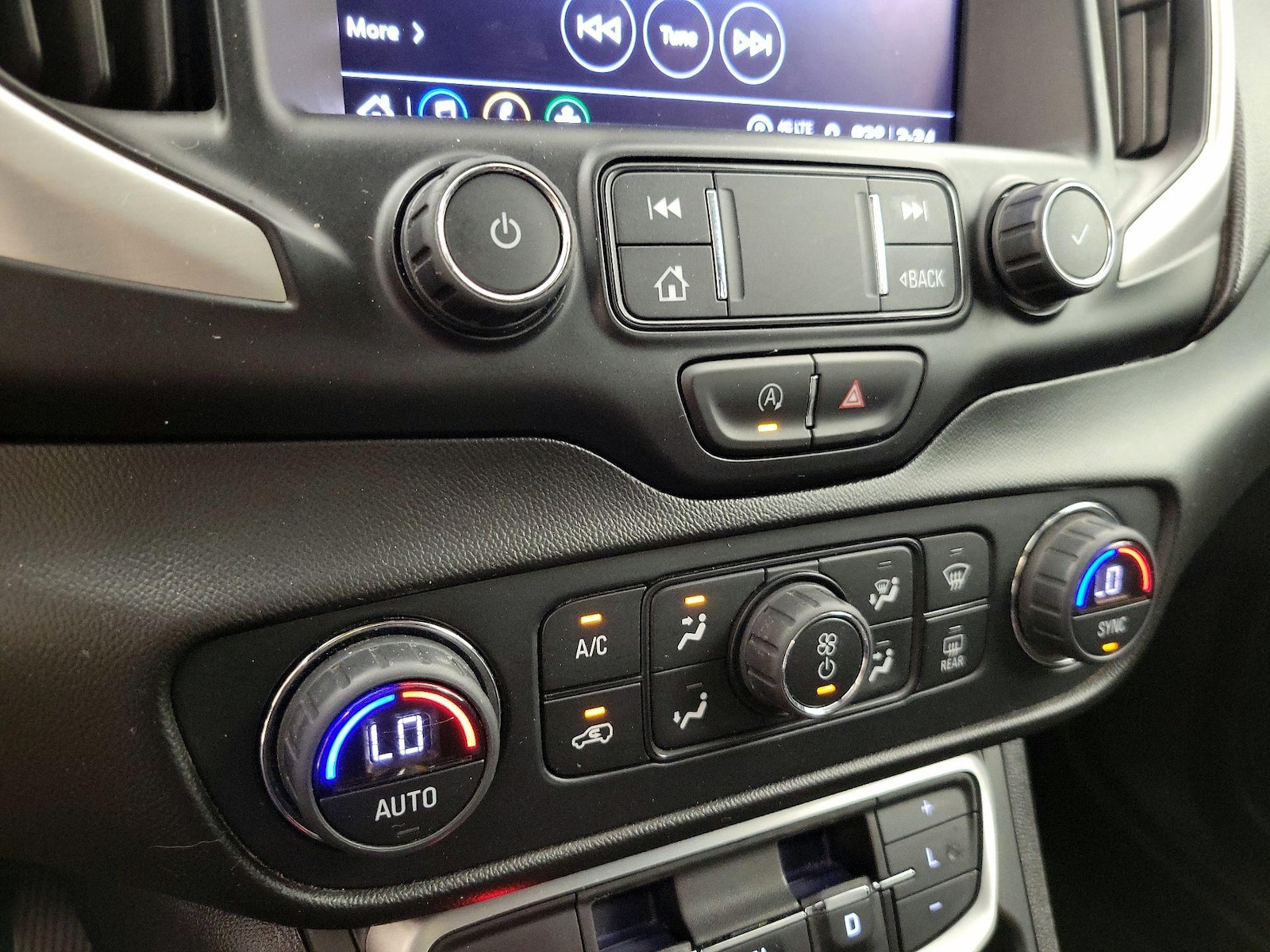 2022 GMC Terrain SLT - Photo 17