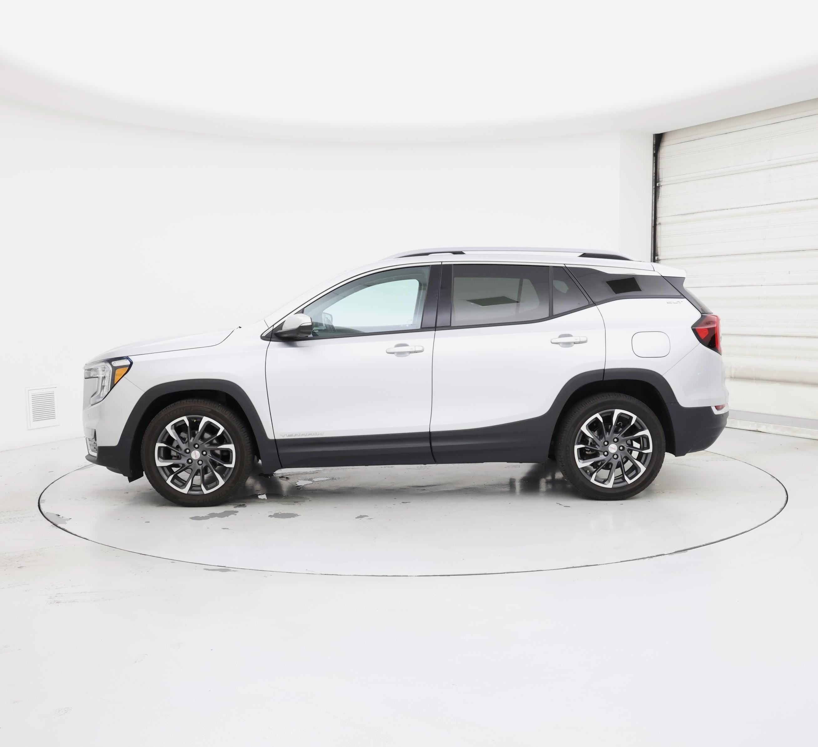 Thumbnail: 2022 GMC Terrain - 3
