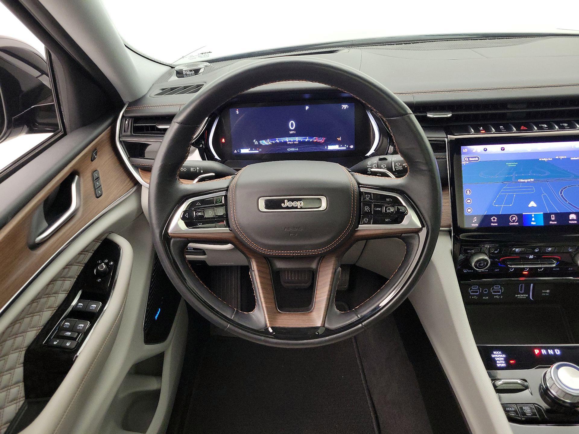 Thumbnail: 2022 Jeep Grand Cherokee - 10