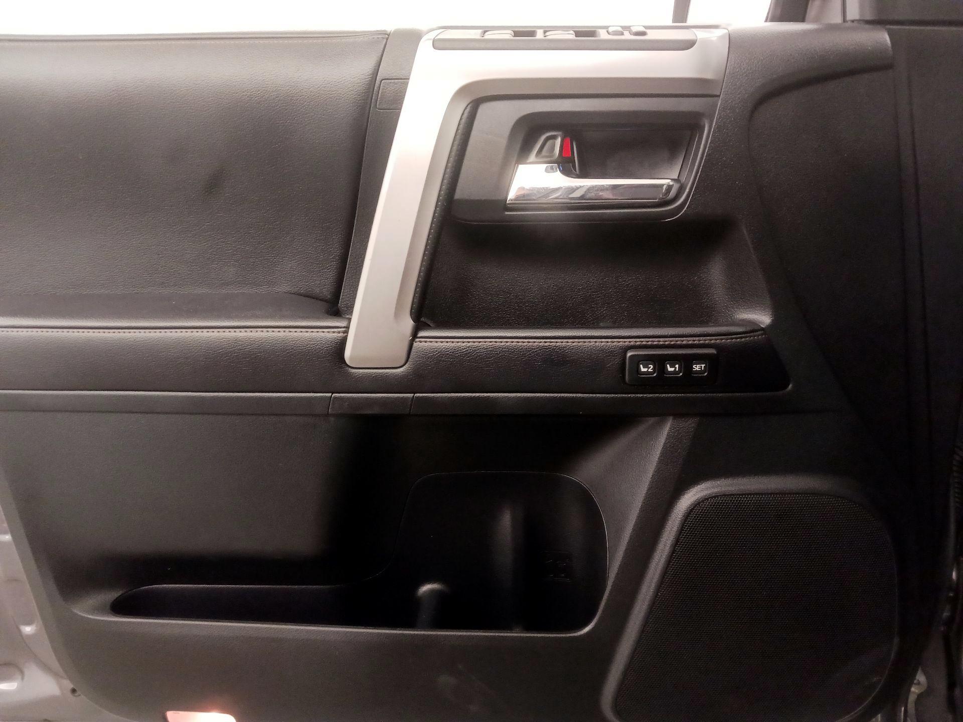 Thumbnail: 2016 Toyota 4Runner - 12