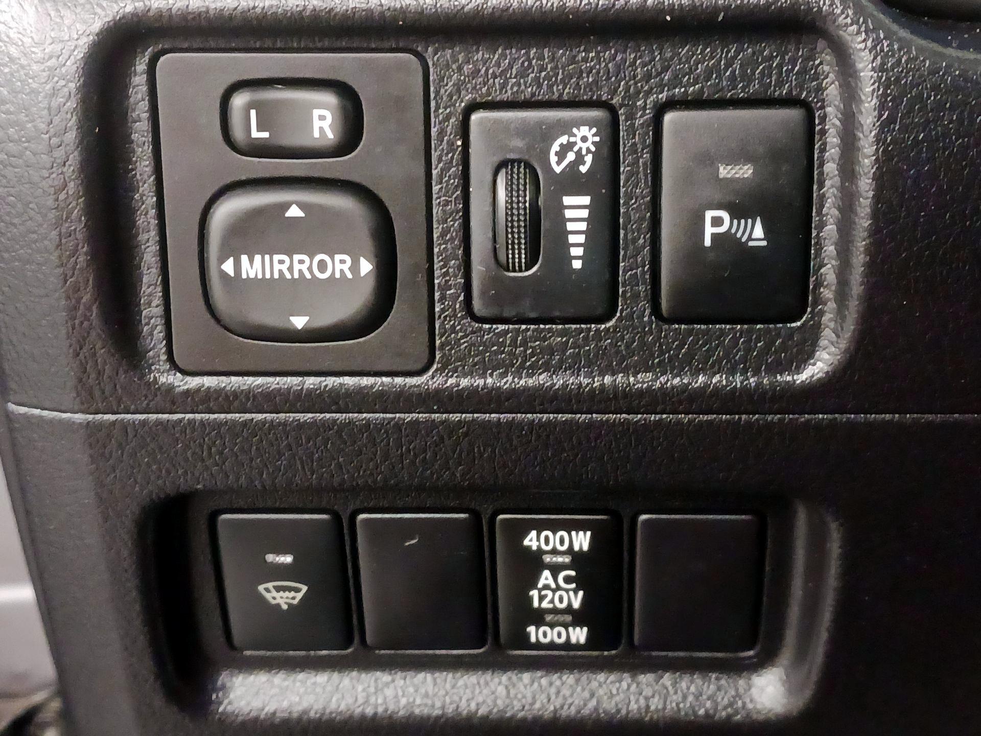 Thumbnail: 2016 Toyota 4Runner - 13