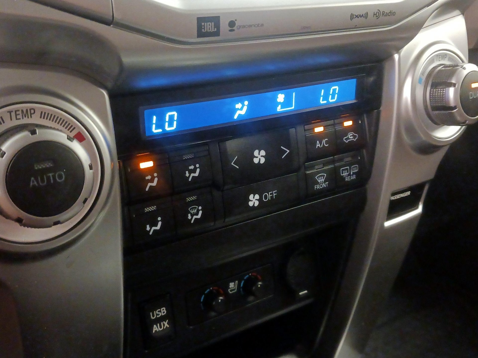 2016 Toyota 4Runner Limited - Photo 17